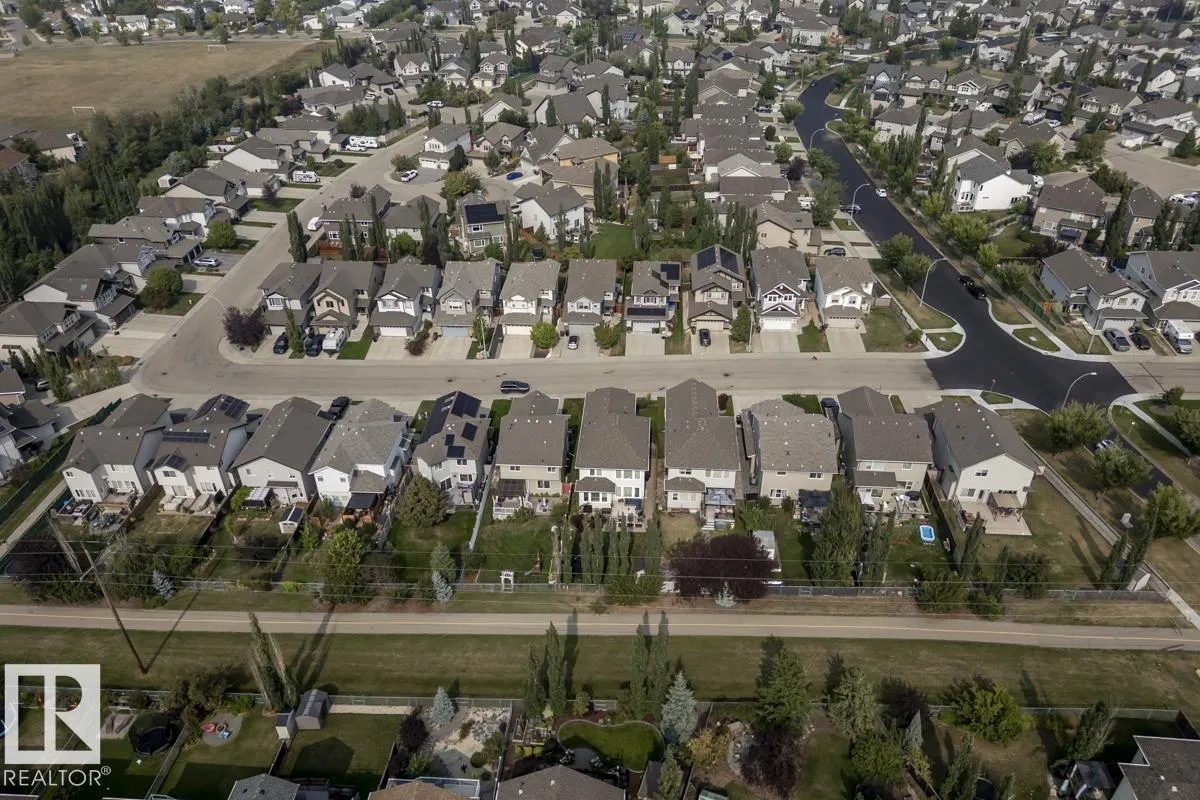 2013 CHRISTOPHER Close