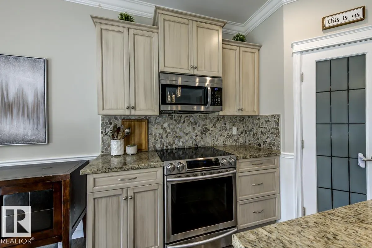 2013 CHRISTOPHER Close