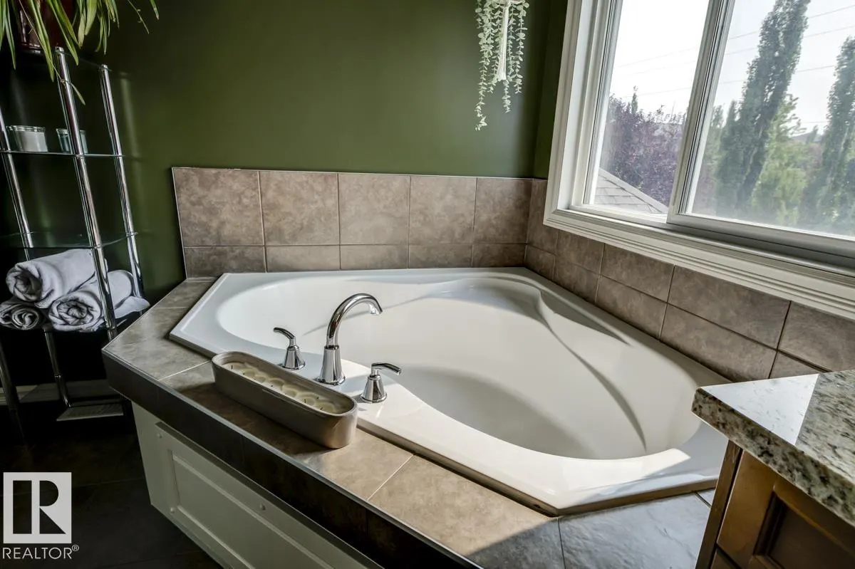 2013 CHRISTOPHER Close