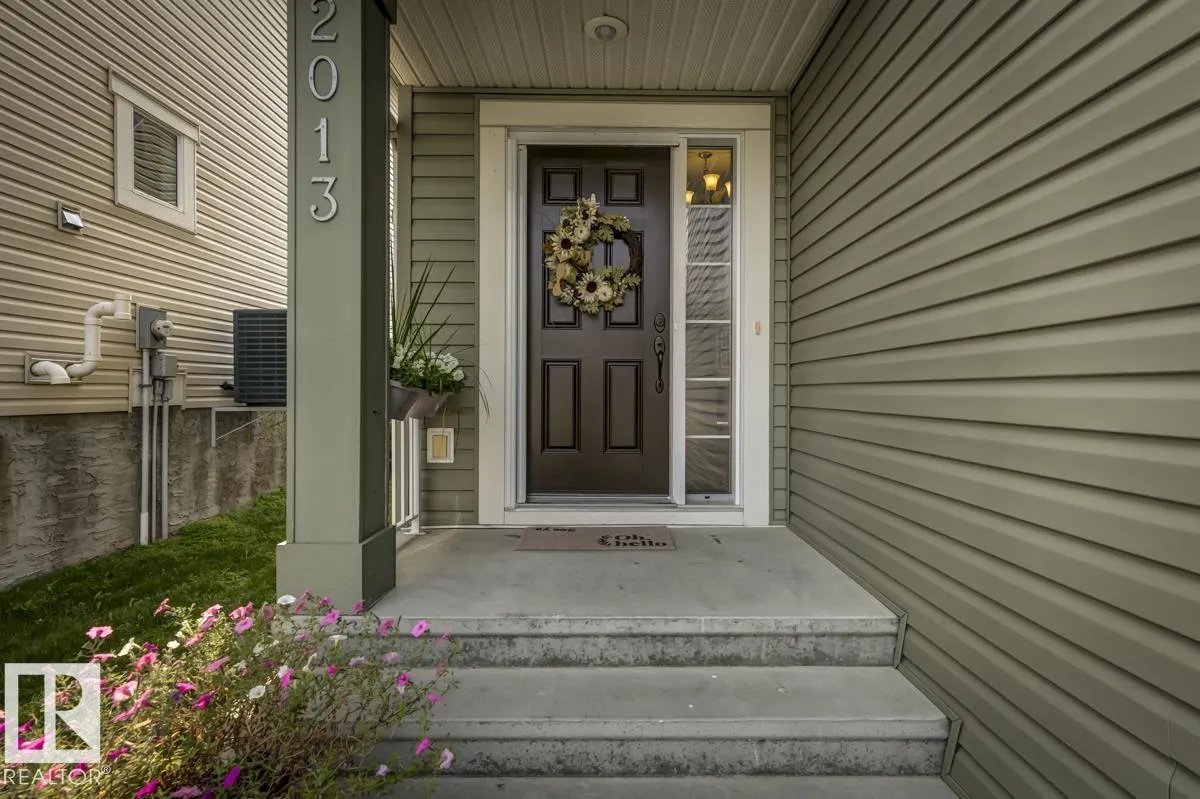 2013 CHRISTOPHER Close