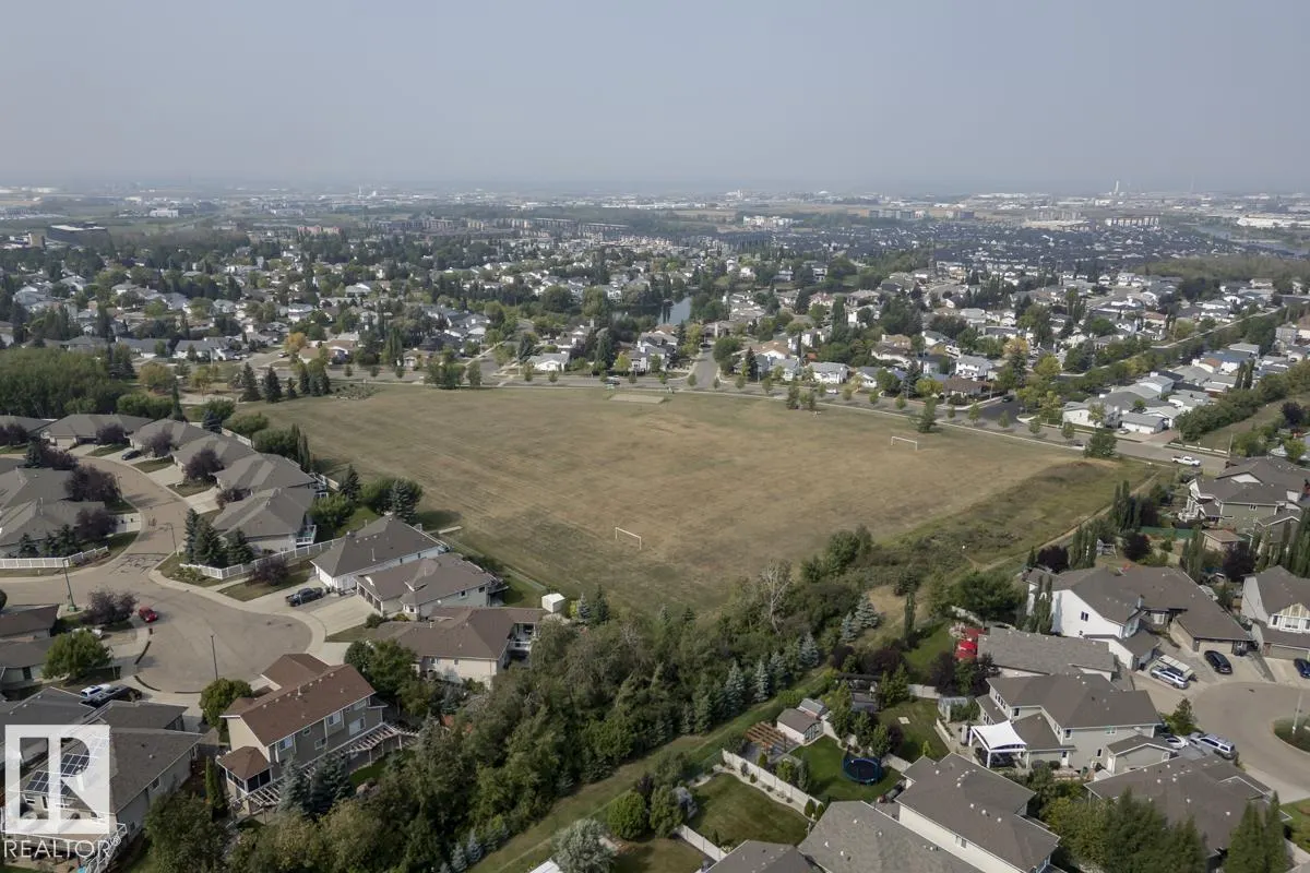 2013 CHRISTOPHER Close