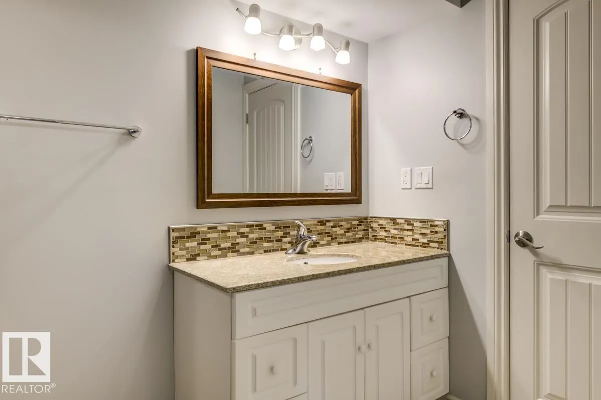 2013 CHRISTOPHER Close