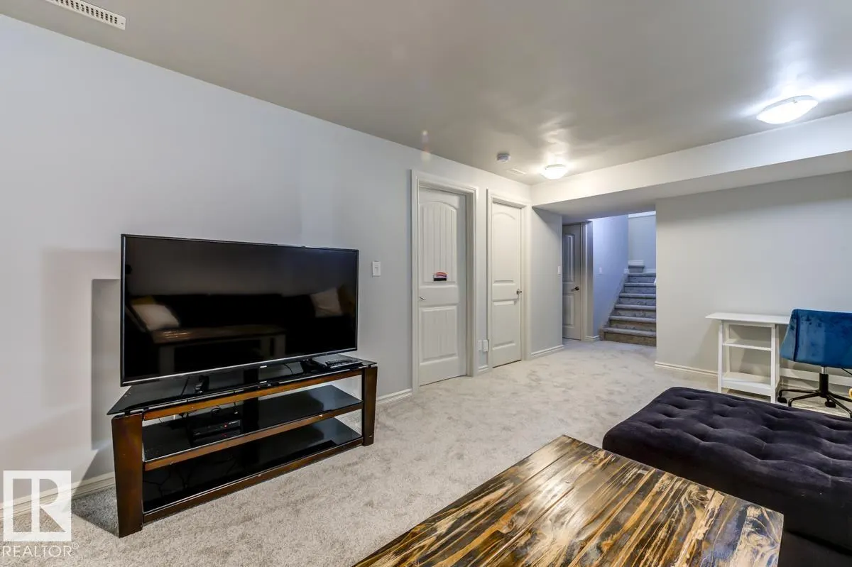 2013 CHRISTOPHER Close