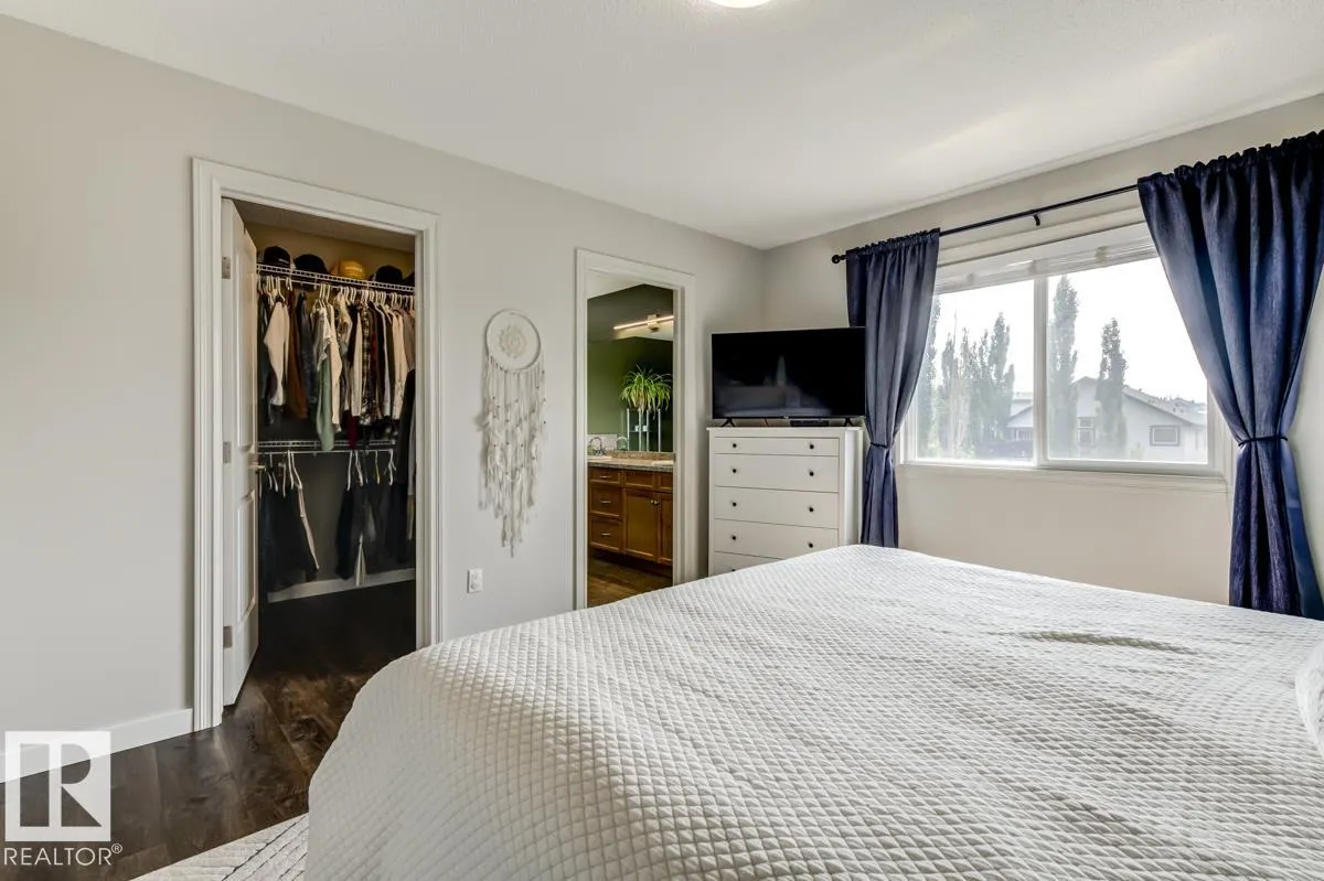 2013 CHRISTOPHER Close