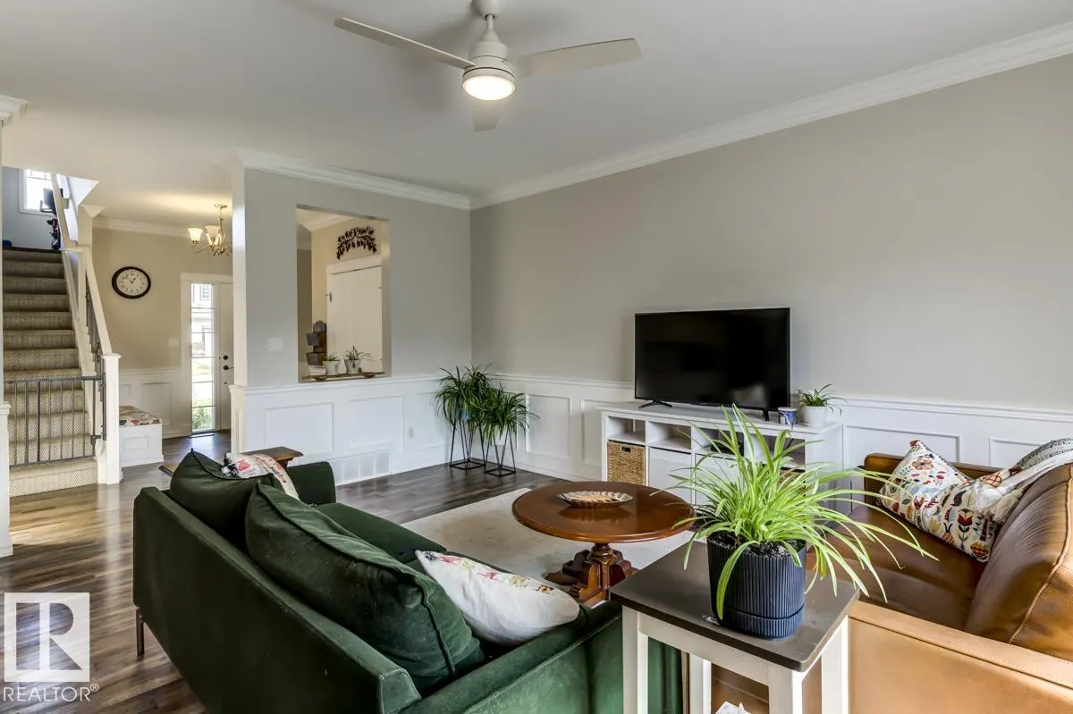 2013 CHRISTOPHER Close