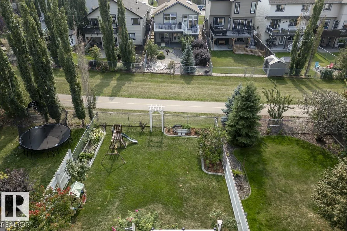 2013 CHRISTOPHER Close