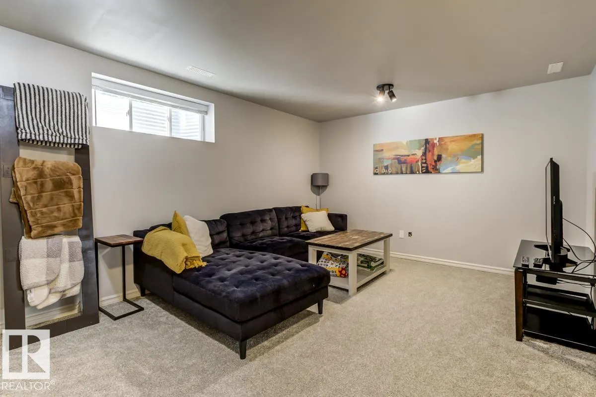 2013 CHRISTOPHER Close