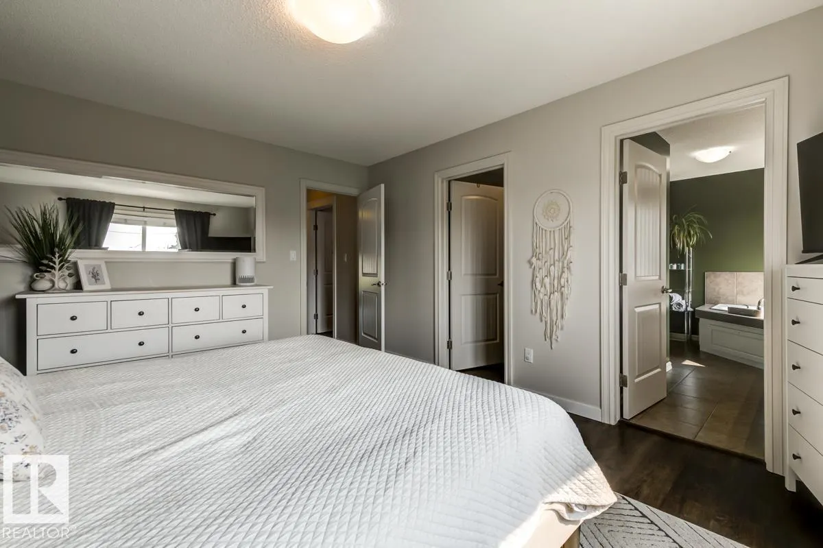 2013 CHRISTOPHER Close