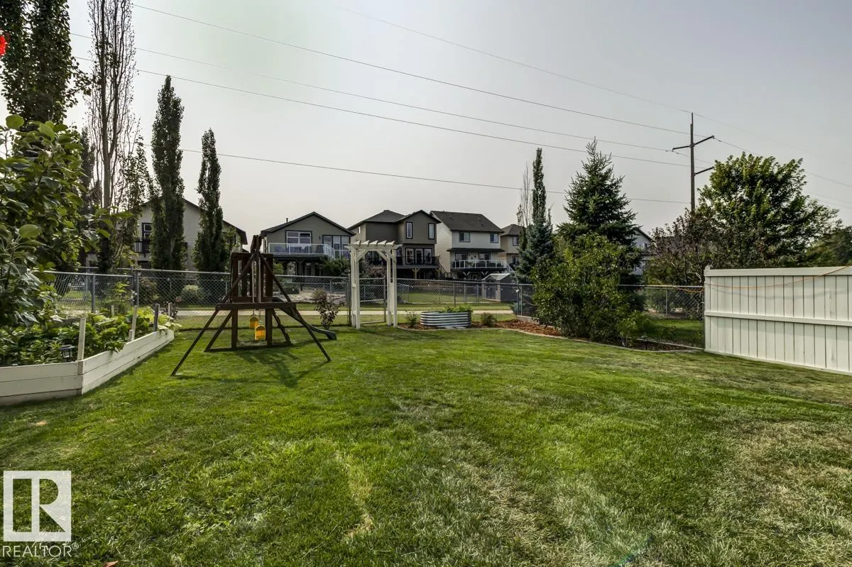 2013 CHRISTOPHER Close