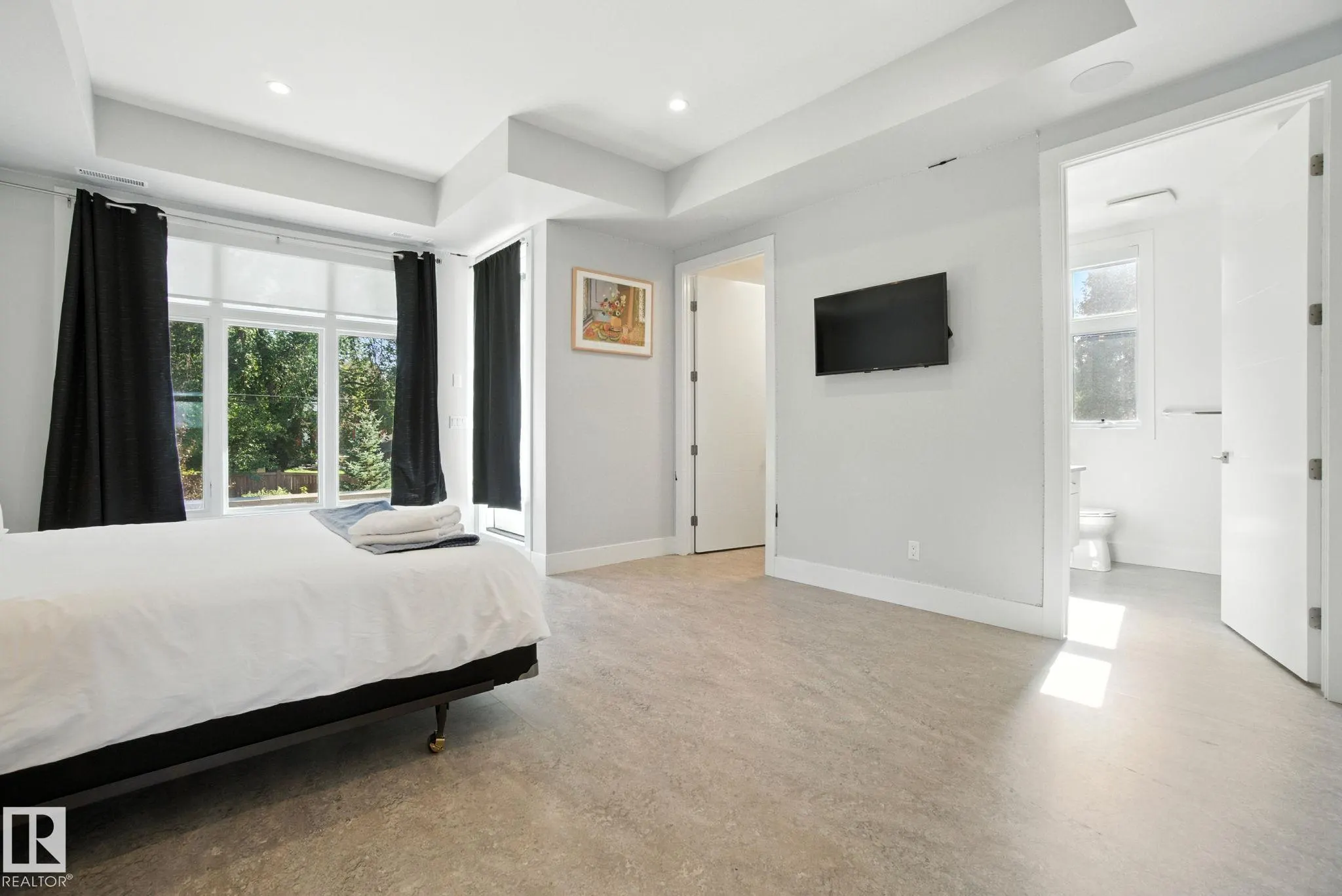 11823 SASKATCHEWAN Drive