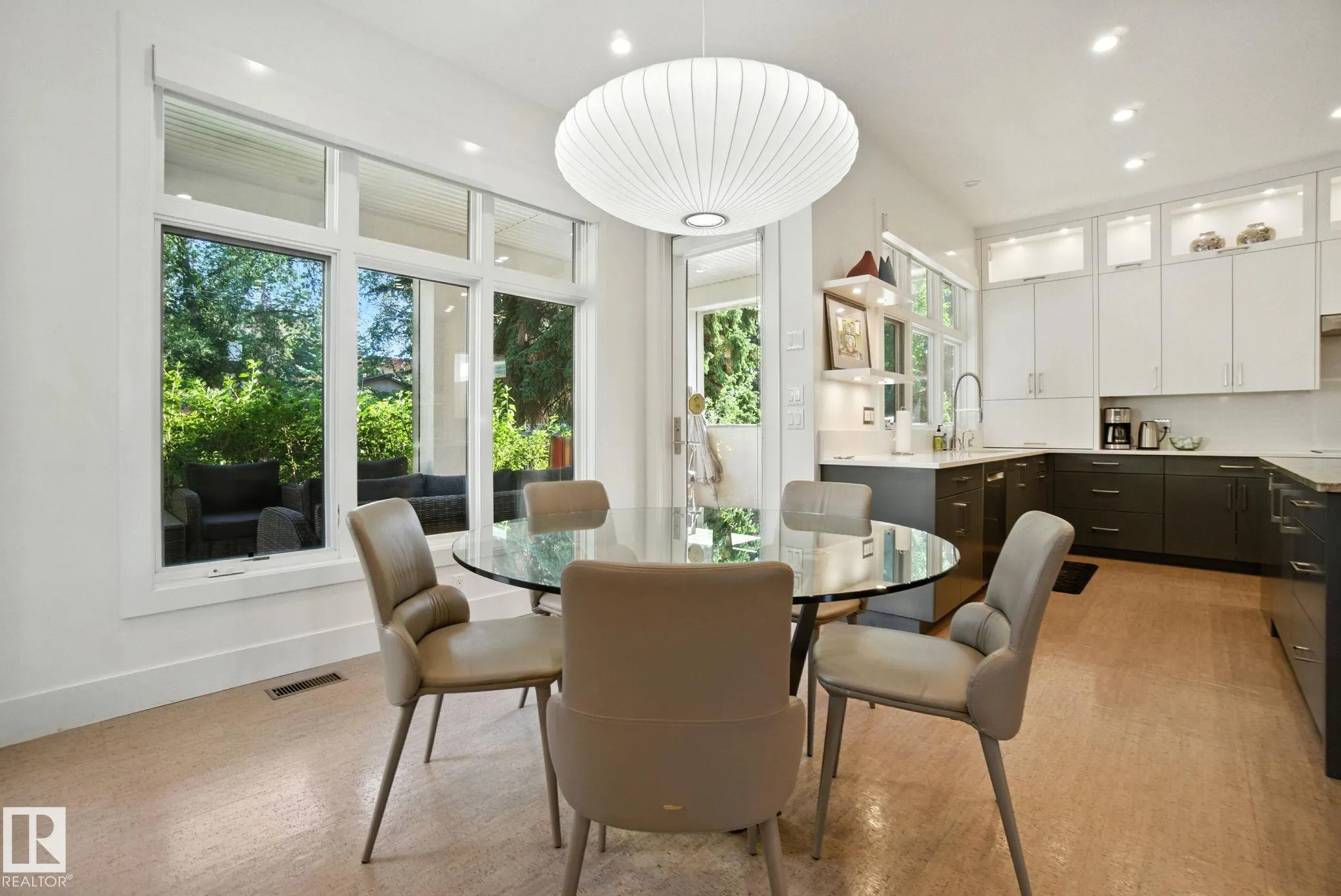 11823 SASKATCHEWAN Drive