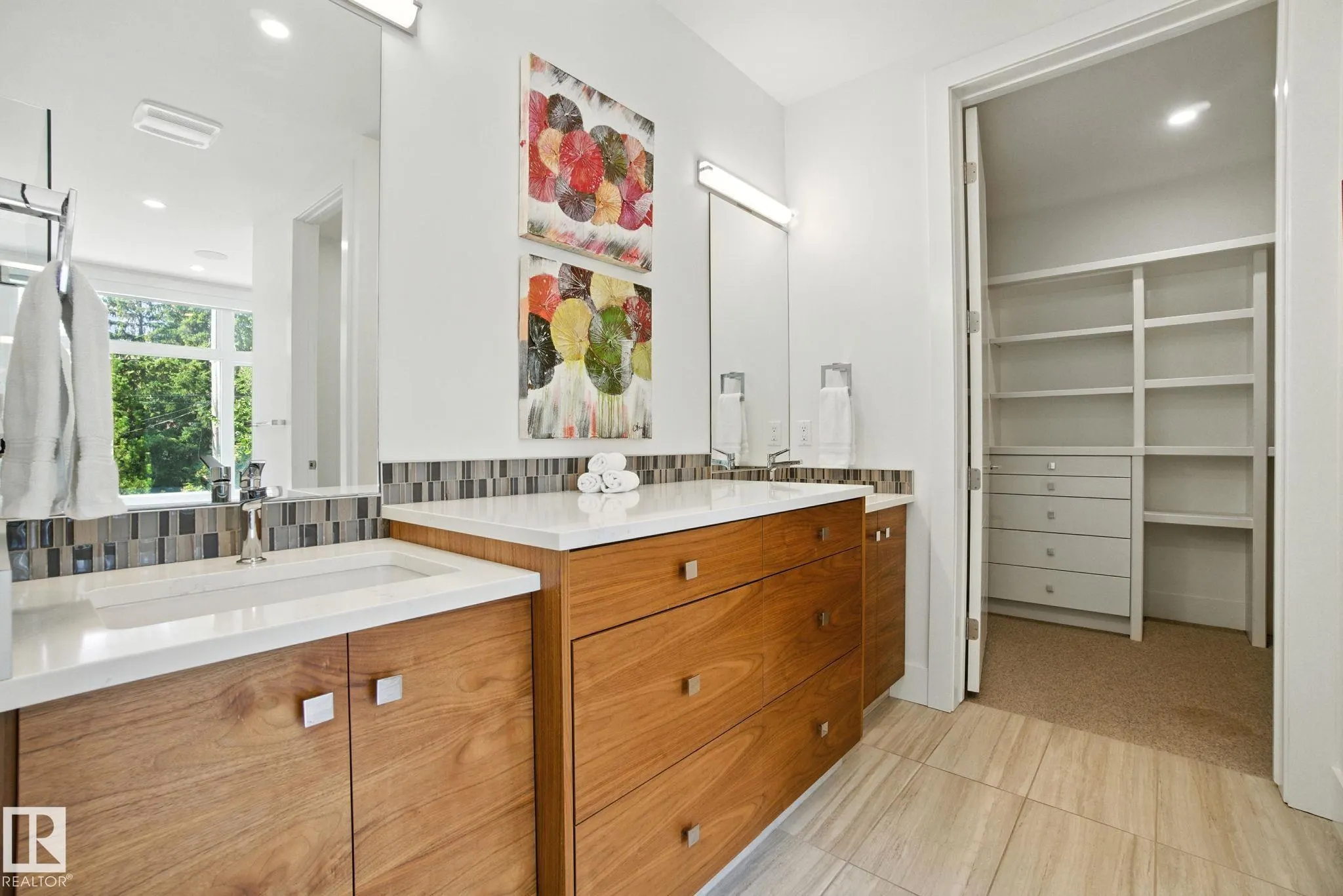 11823 SASKATCHEWAN Drive