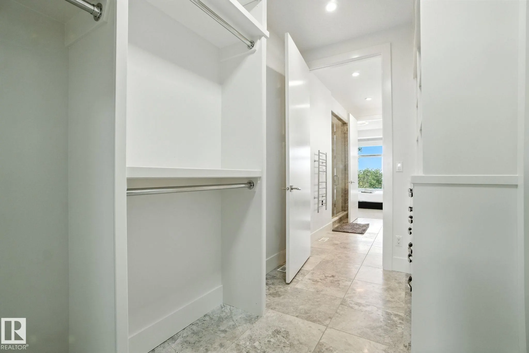 11823 SASKATCHEWAN Drive