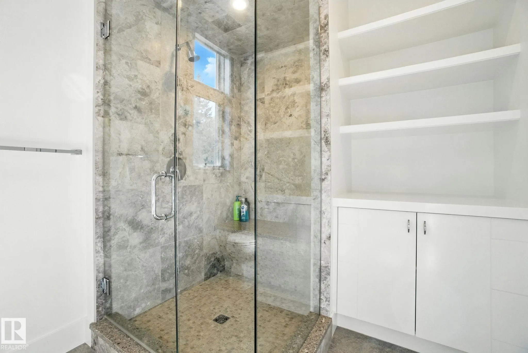 11823 SASKATCHEWAN Drive