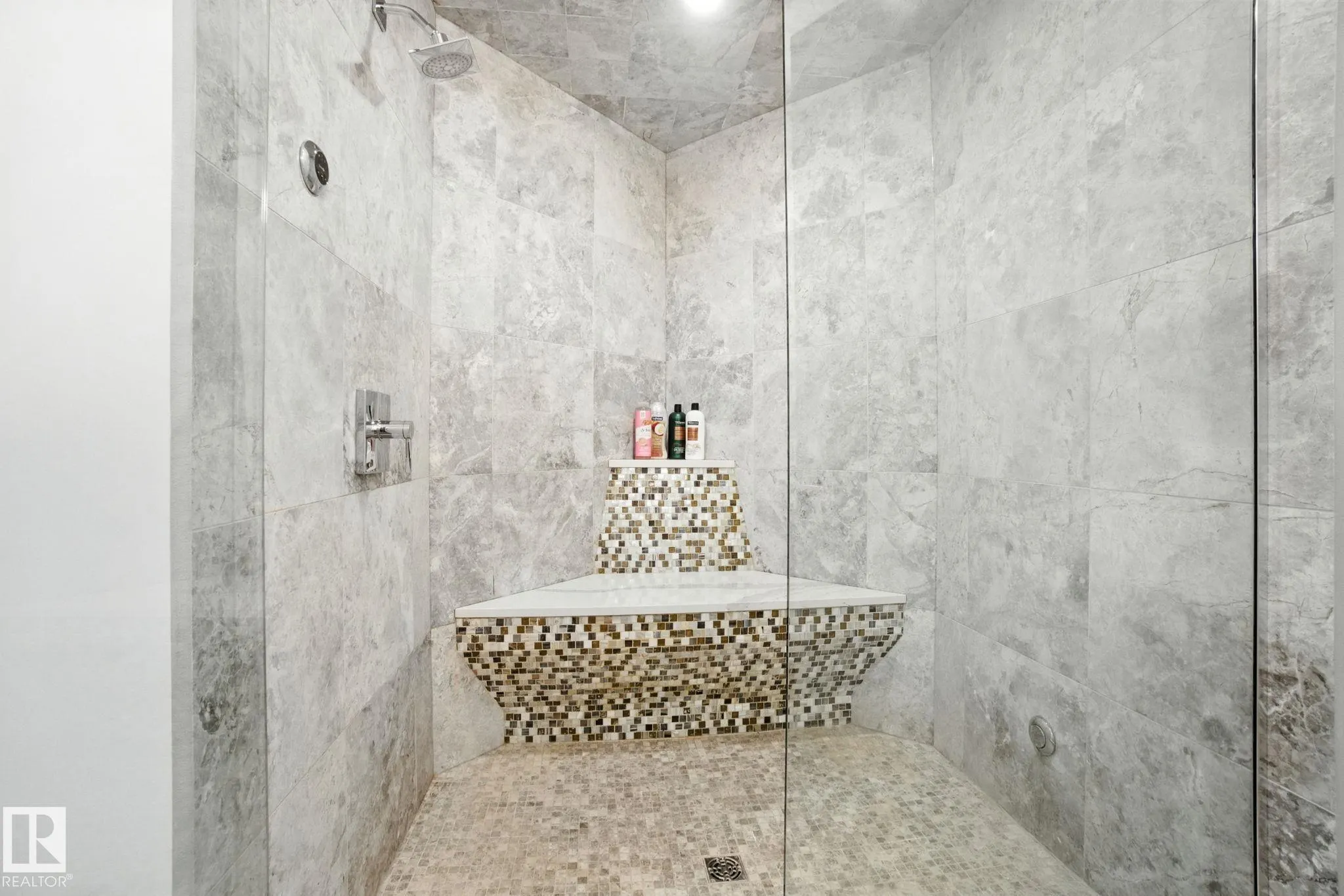 11823 SASKATCHEWAN Drive