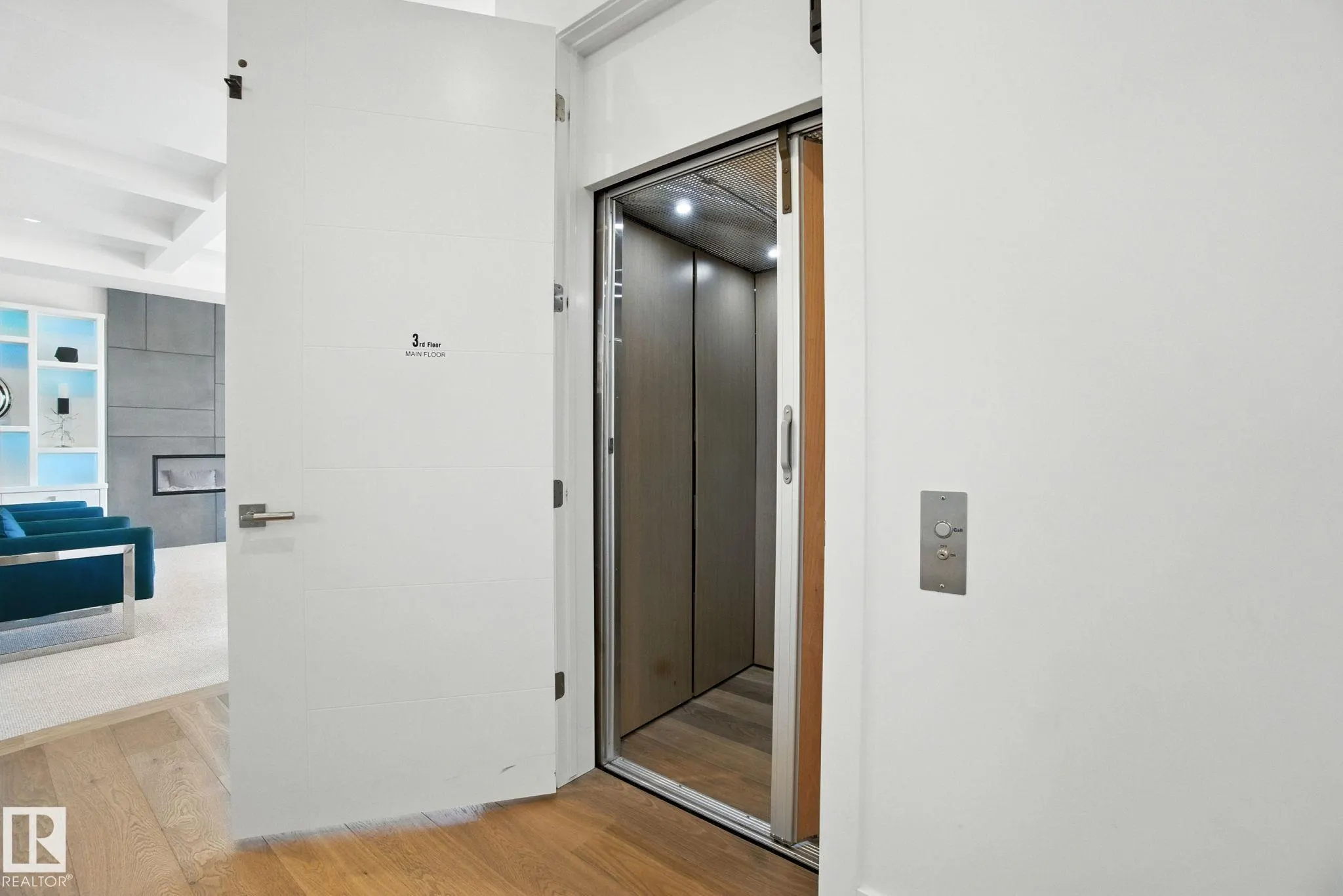 11823 SASKATCHEWAN Drive