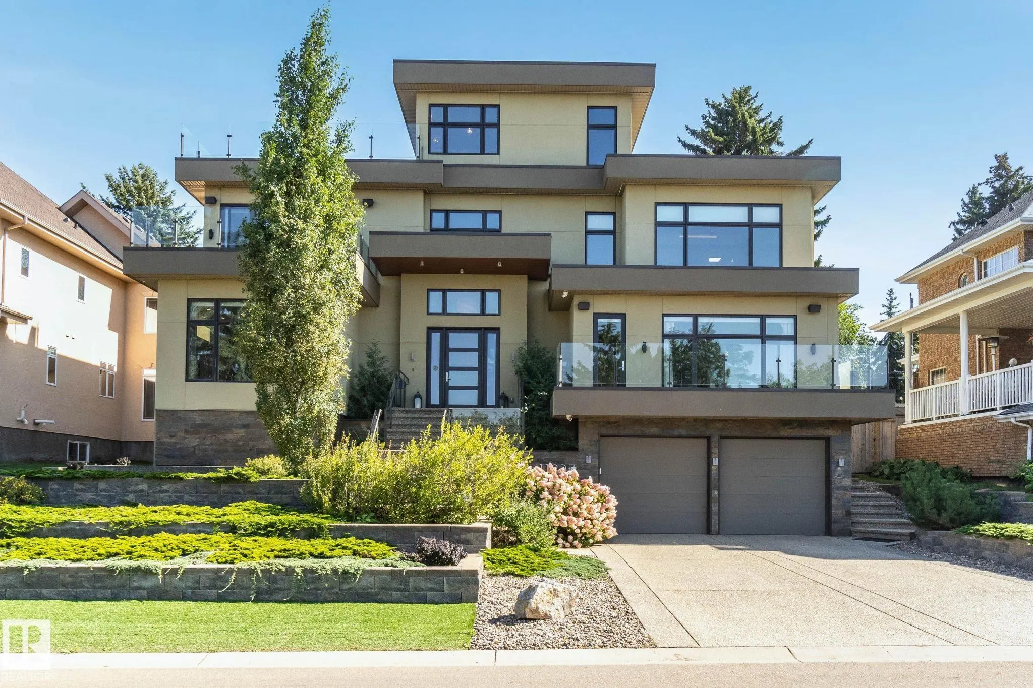 11823 SASKATCHEWAN Drive