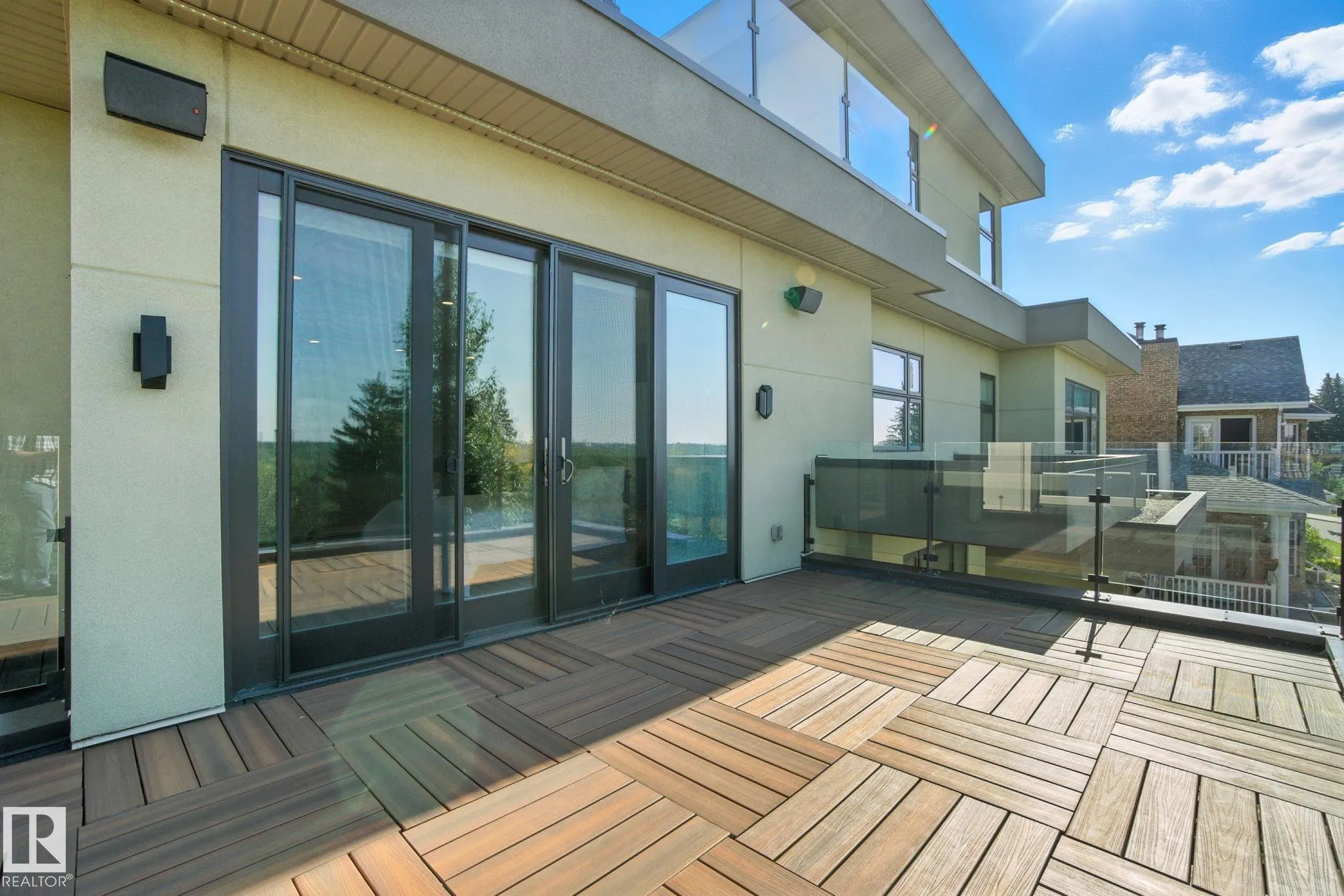 11823 SASKATCHEWAN Drive