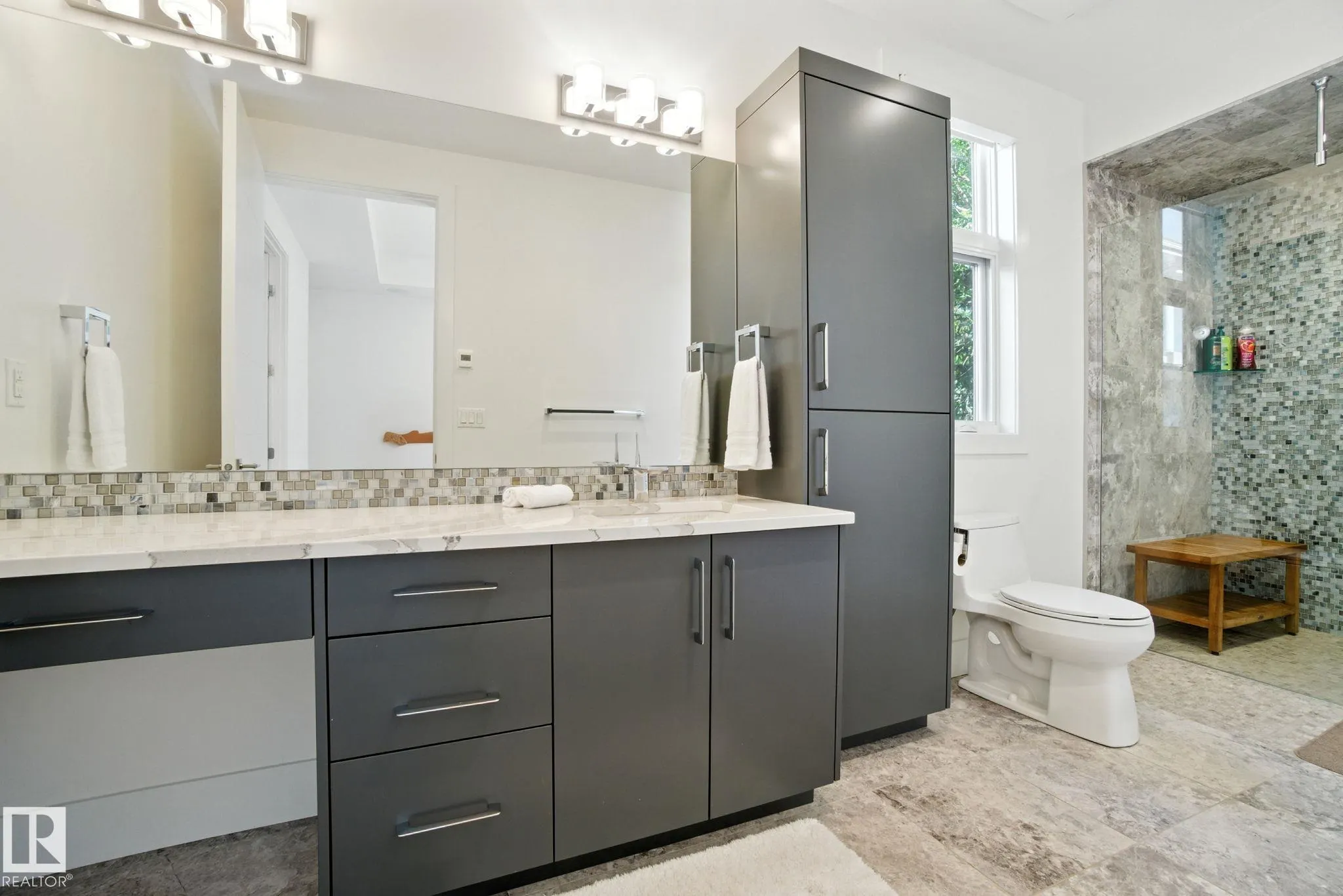 11823 SASKATCHEWAN Drive