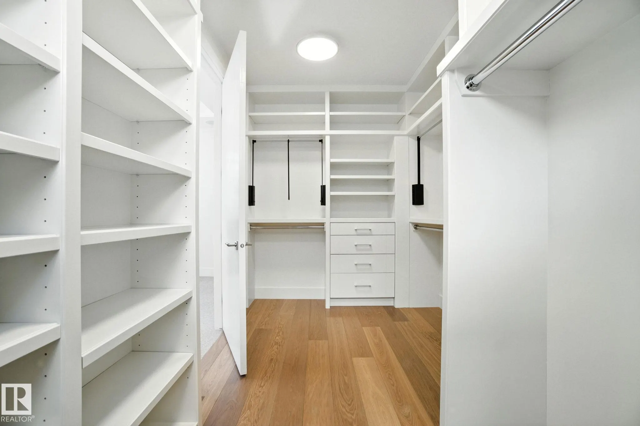 11823 SASKATCHEWAN Drive