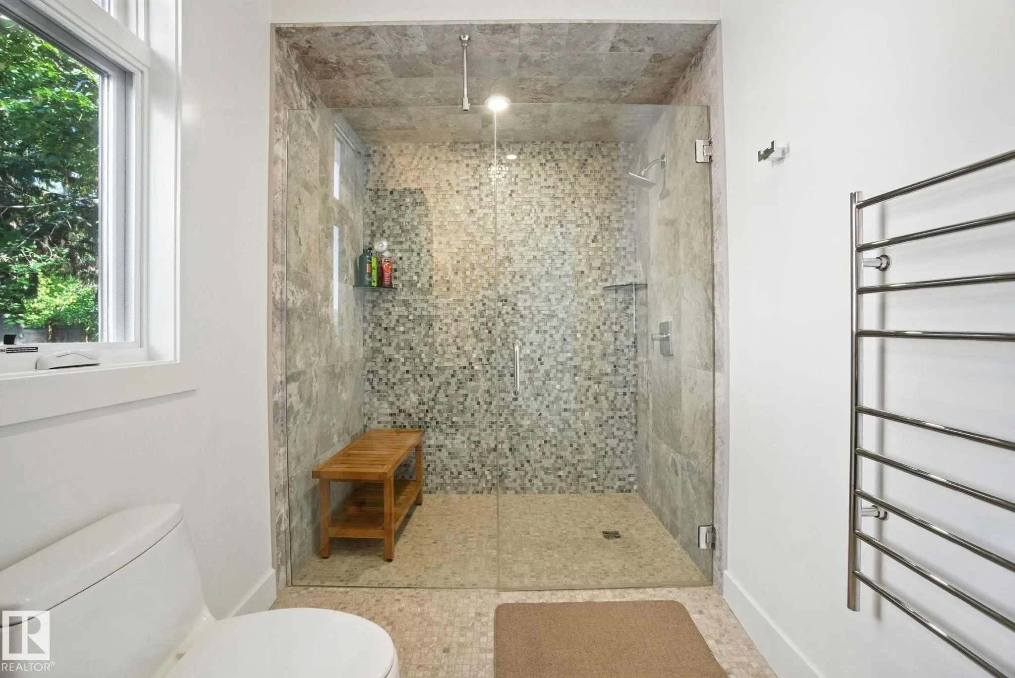 11823 SASKATCHEWAN Drive