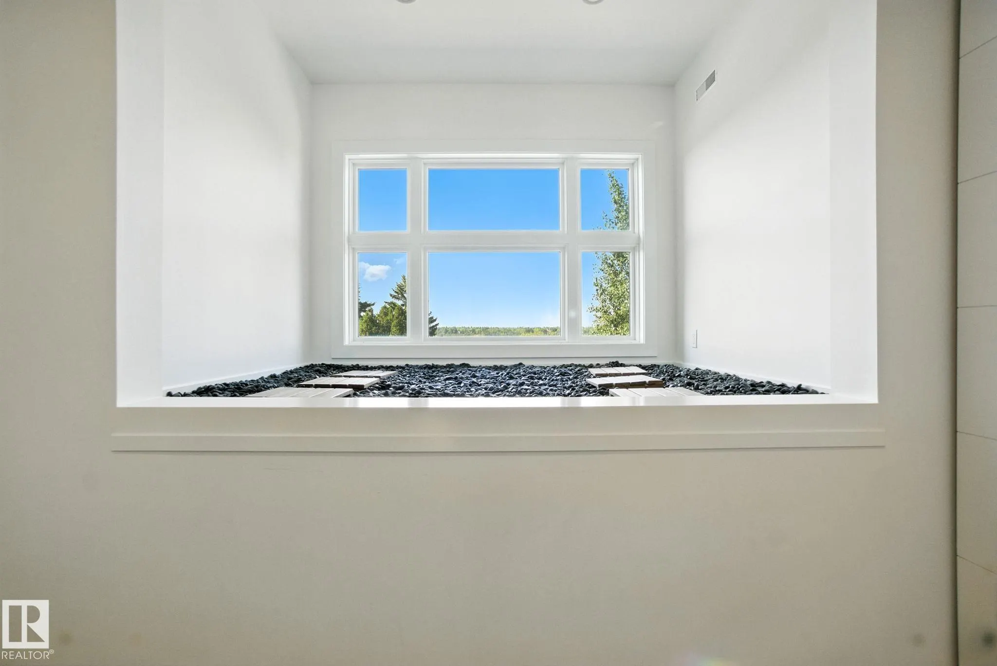 11823 SASKATCHEWAN Drive