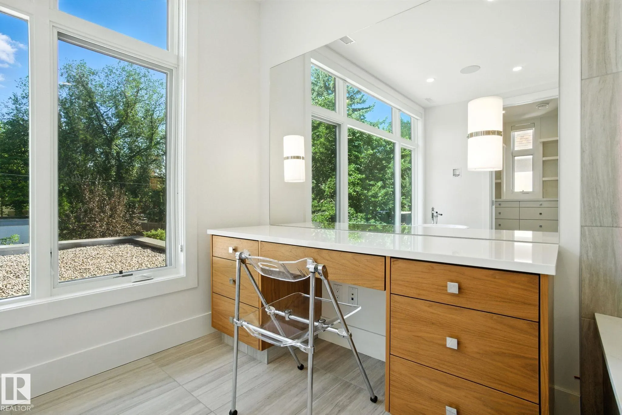 11823 SASKATCHEWAN Drive