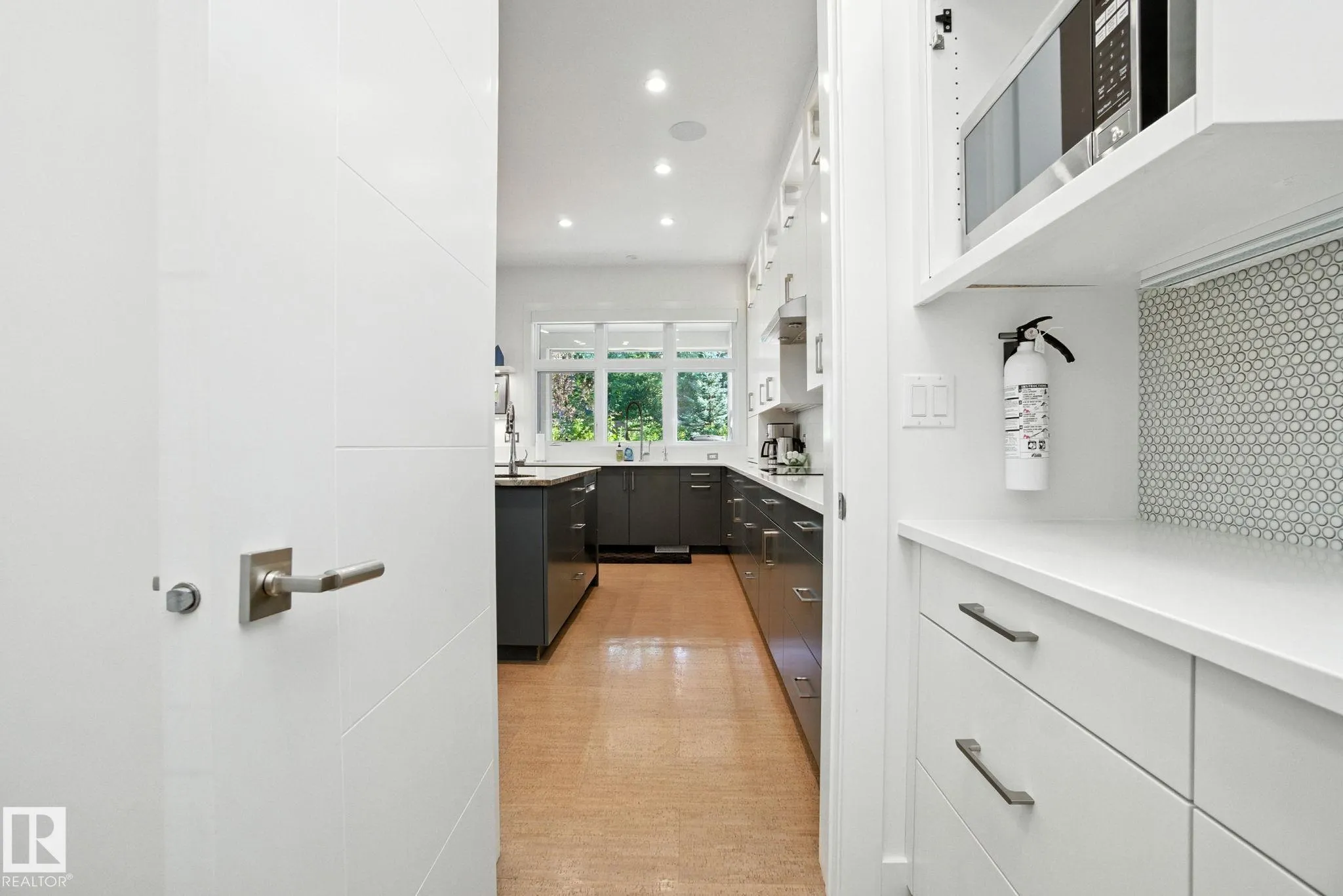 11823 SASKATCHEWAN Drive