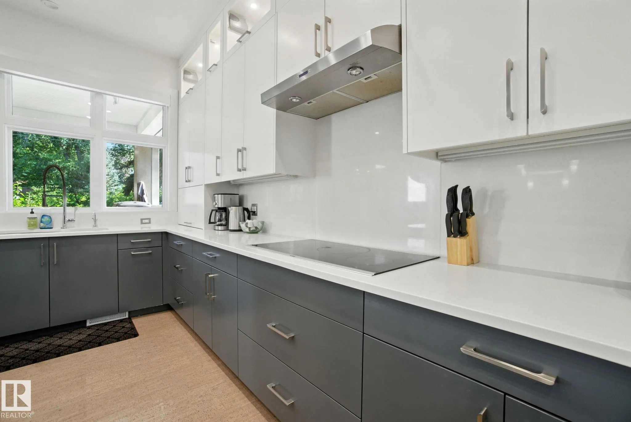 11823 SASKATCHEWAN Drive