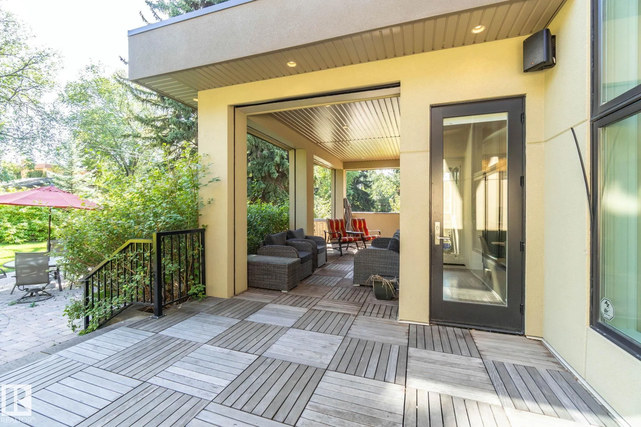 11823 SASKATCHEWAN Drive