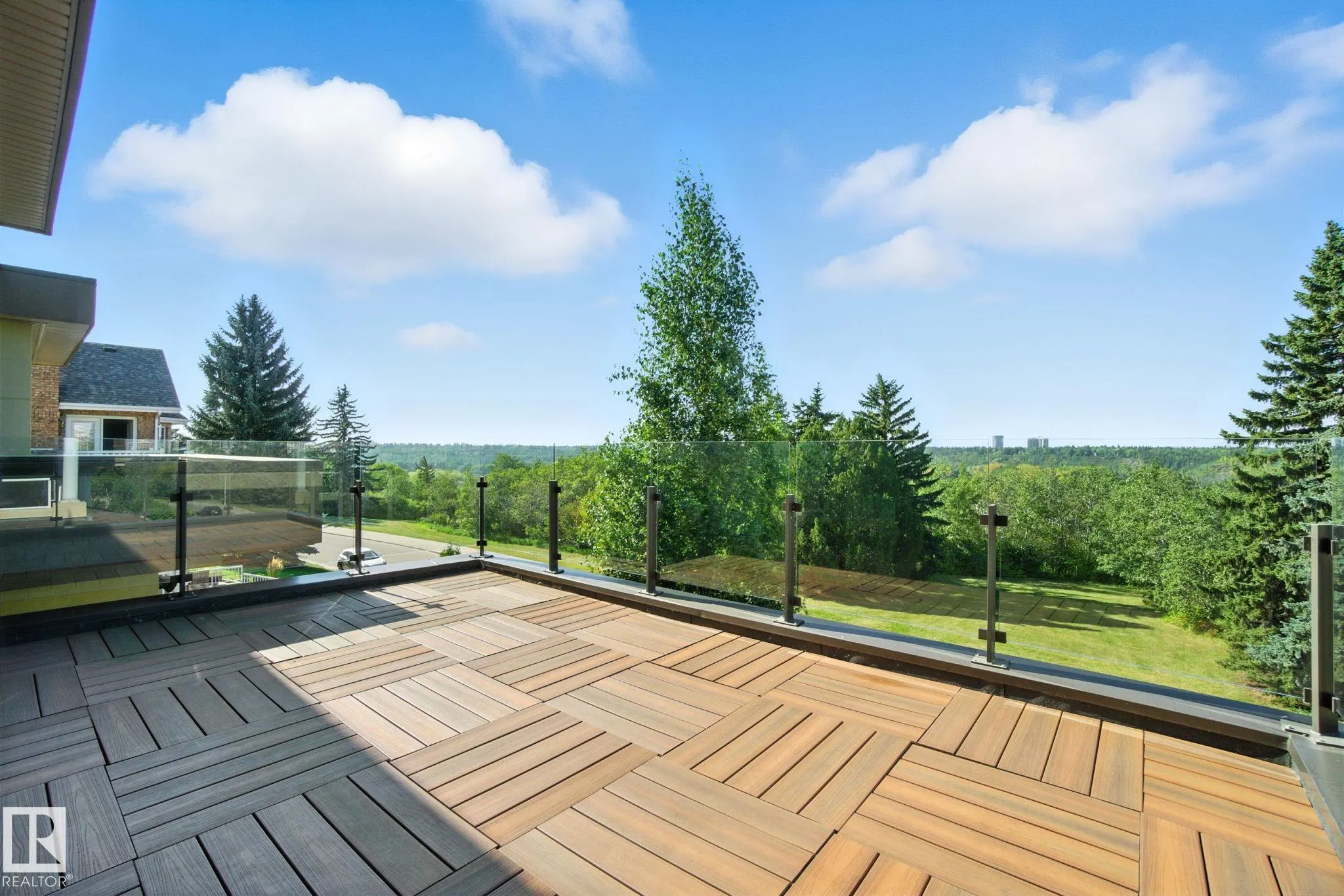 11823 SASKATCHEWAN Drive