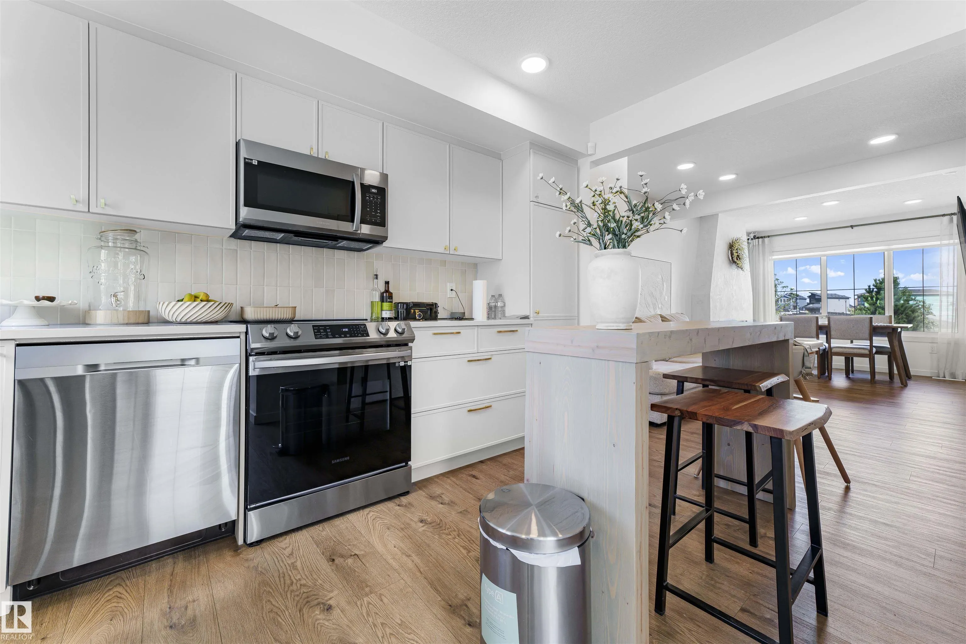 2720 192 ST NW