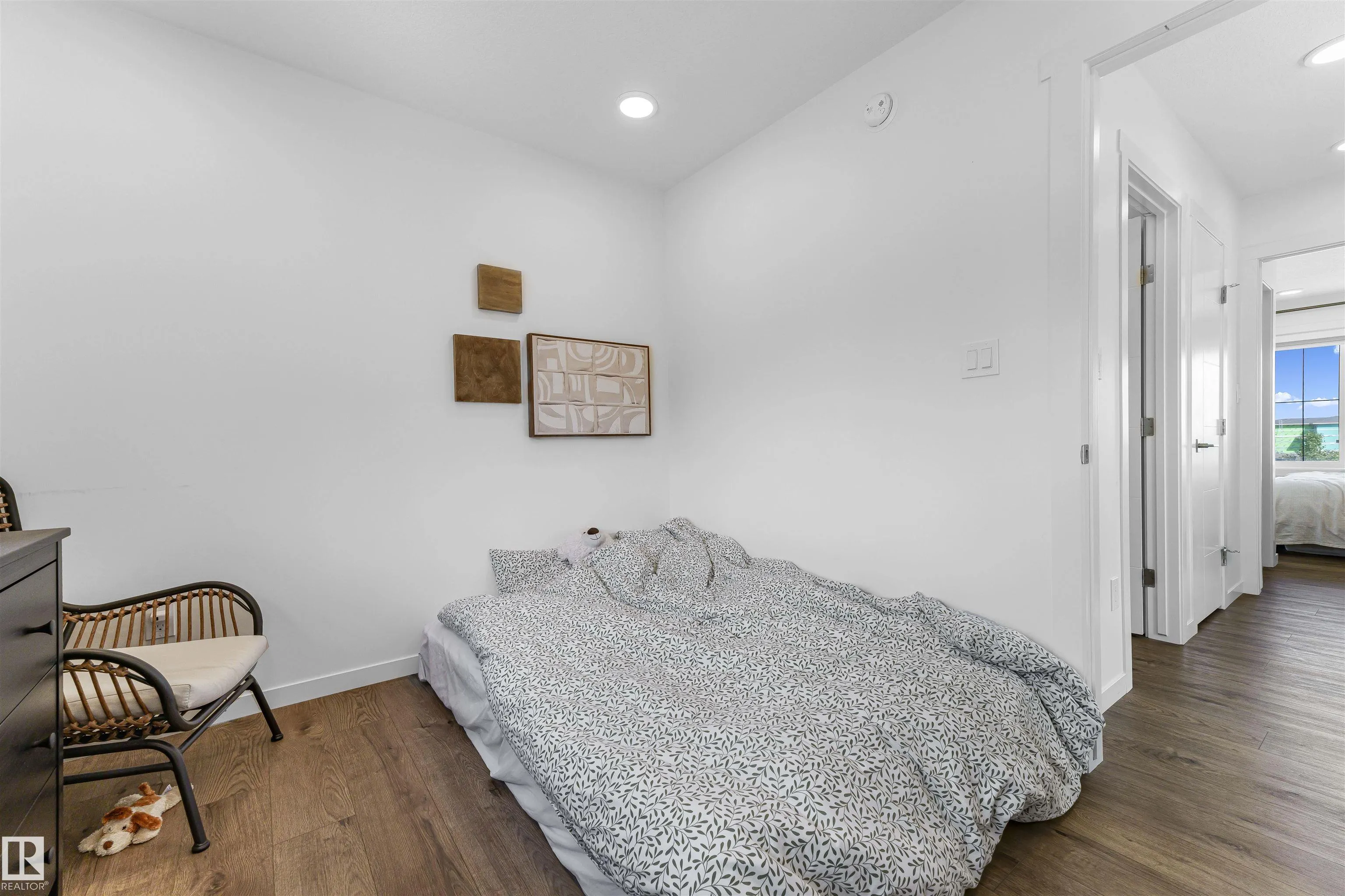 2720 192 ST NW