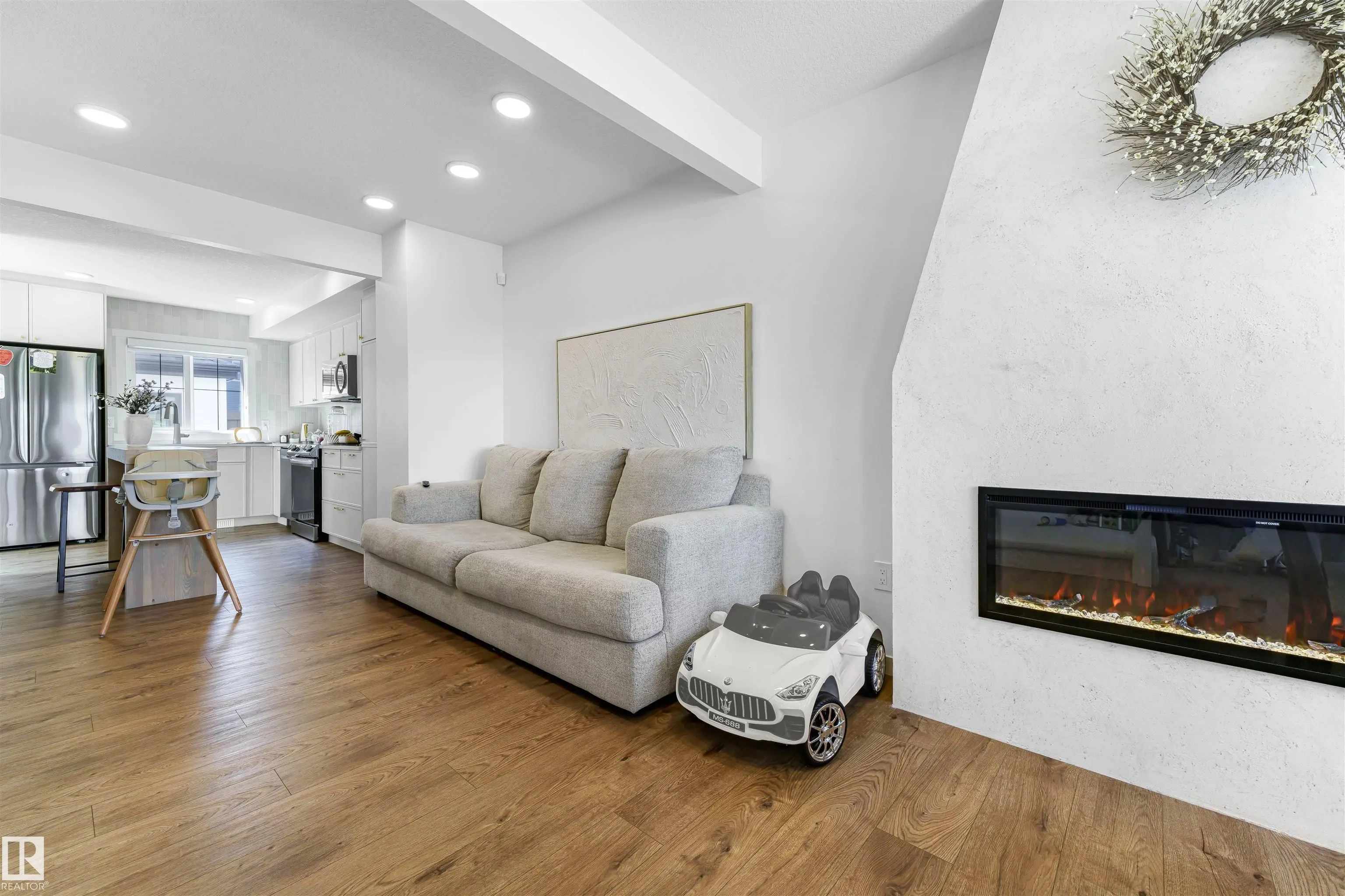 2720 192 ST NW
