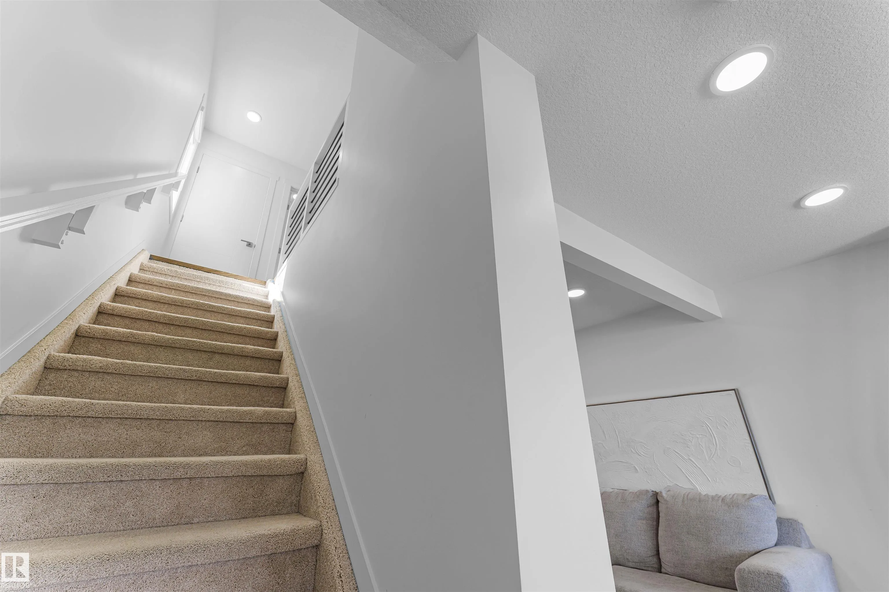 2720 192 ST NW