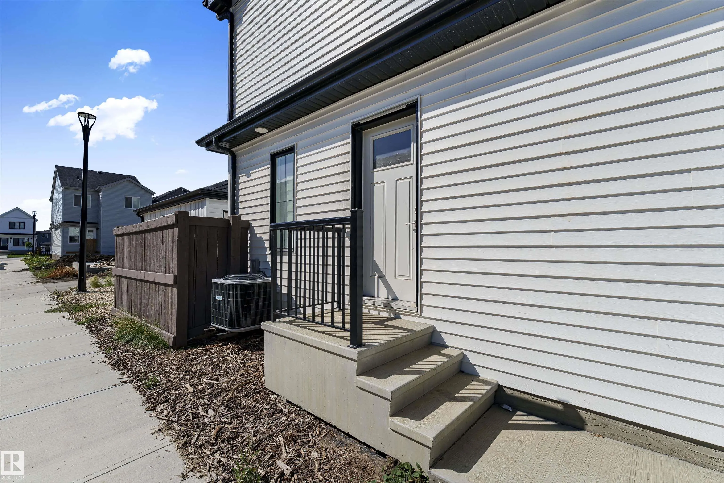 2720 192 ST NW