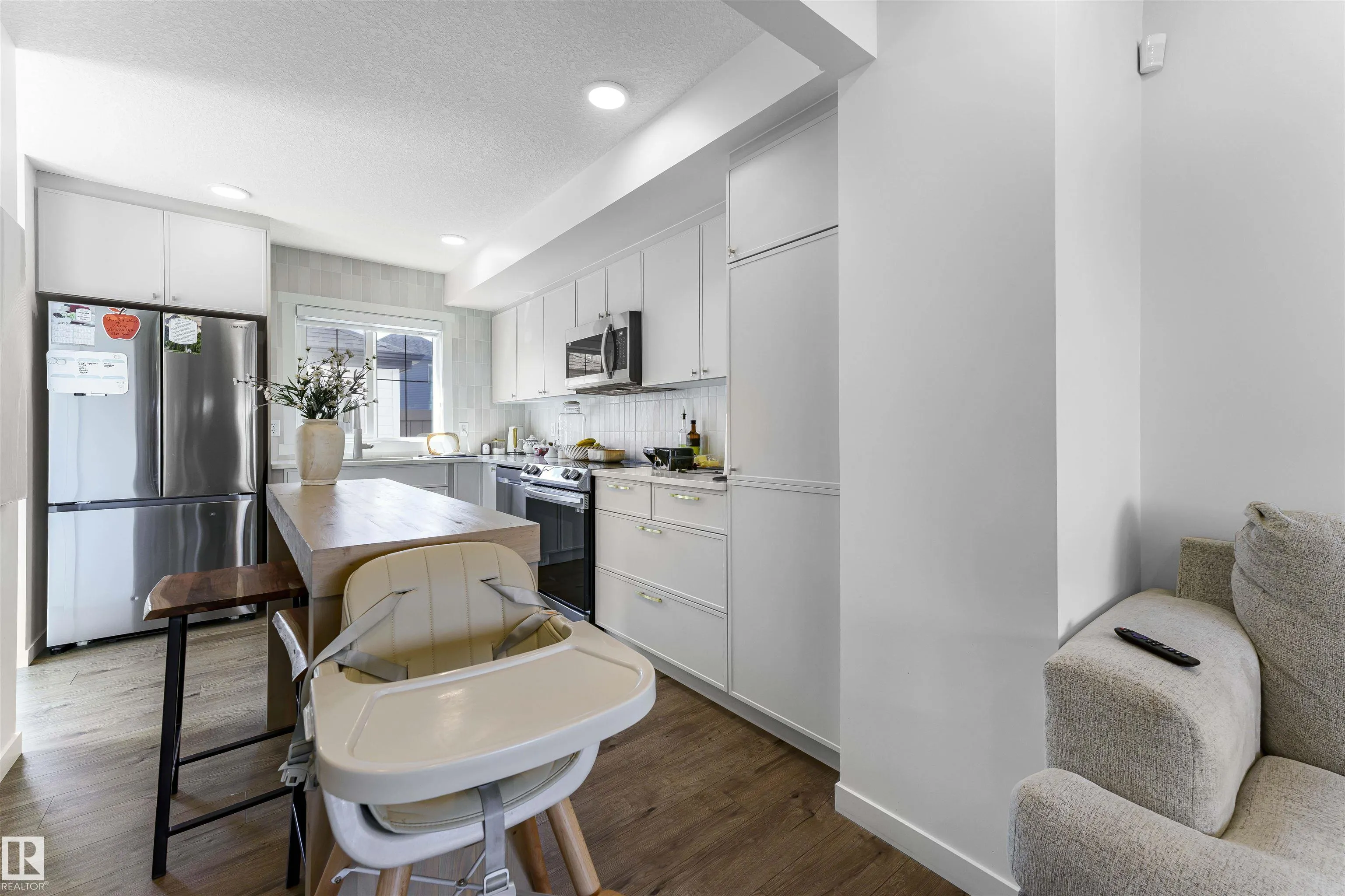 2720 192 ST NW