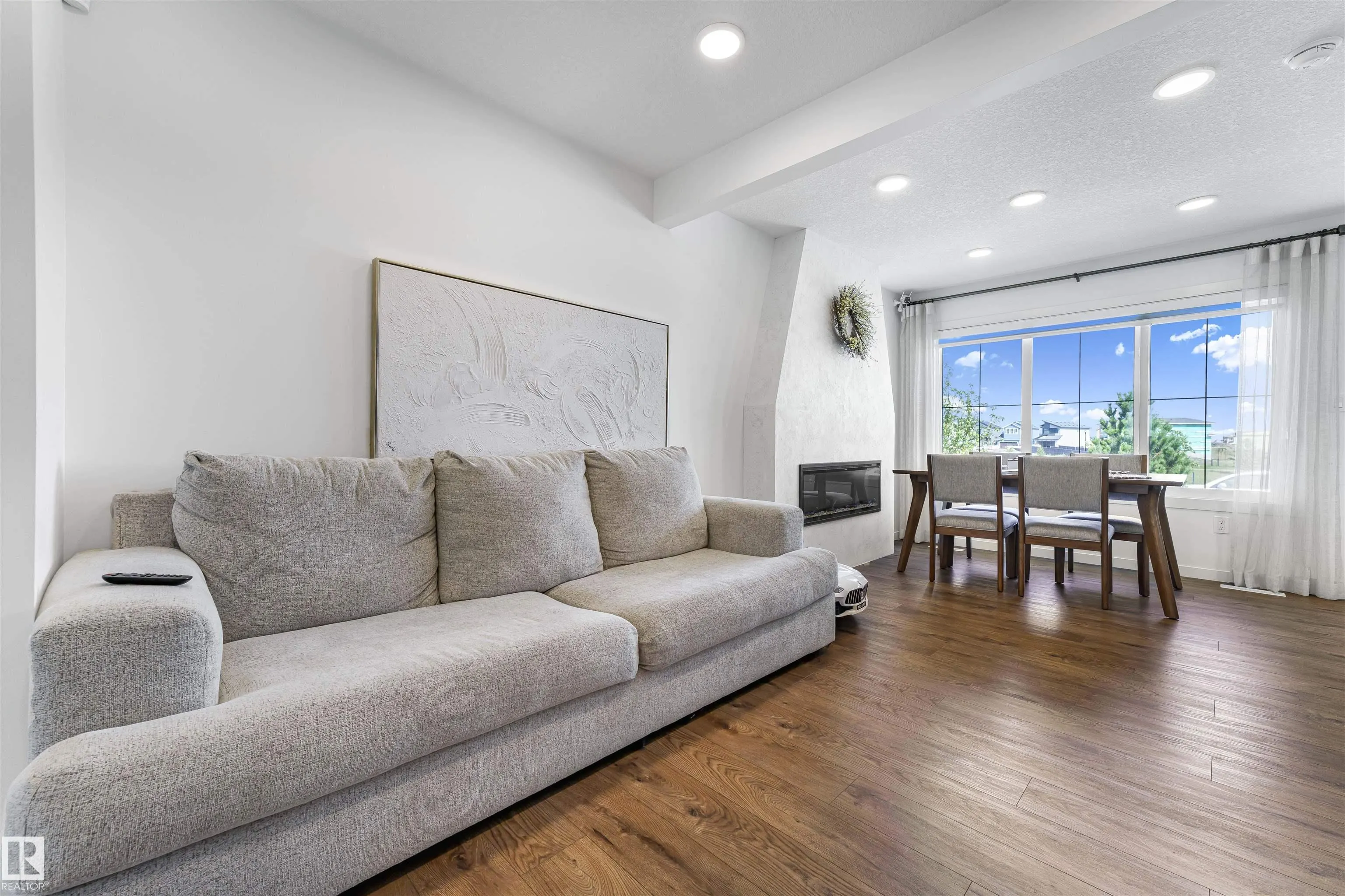 2720 192 ST NW