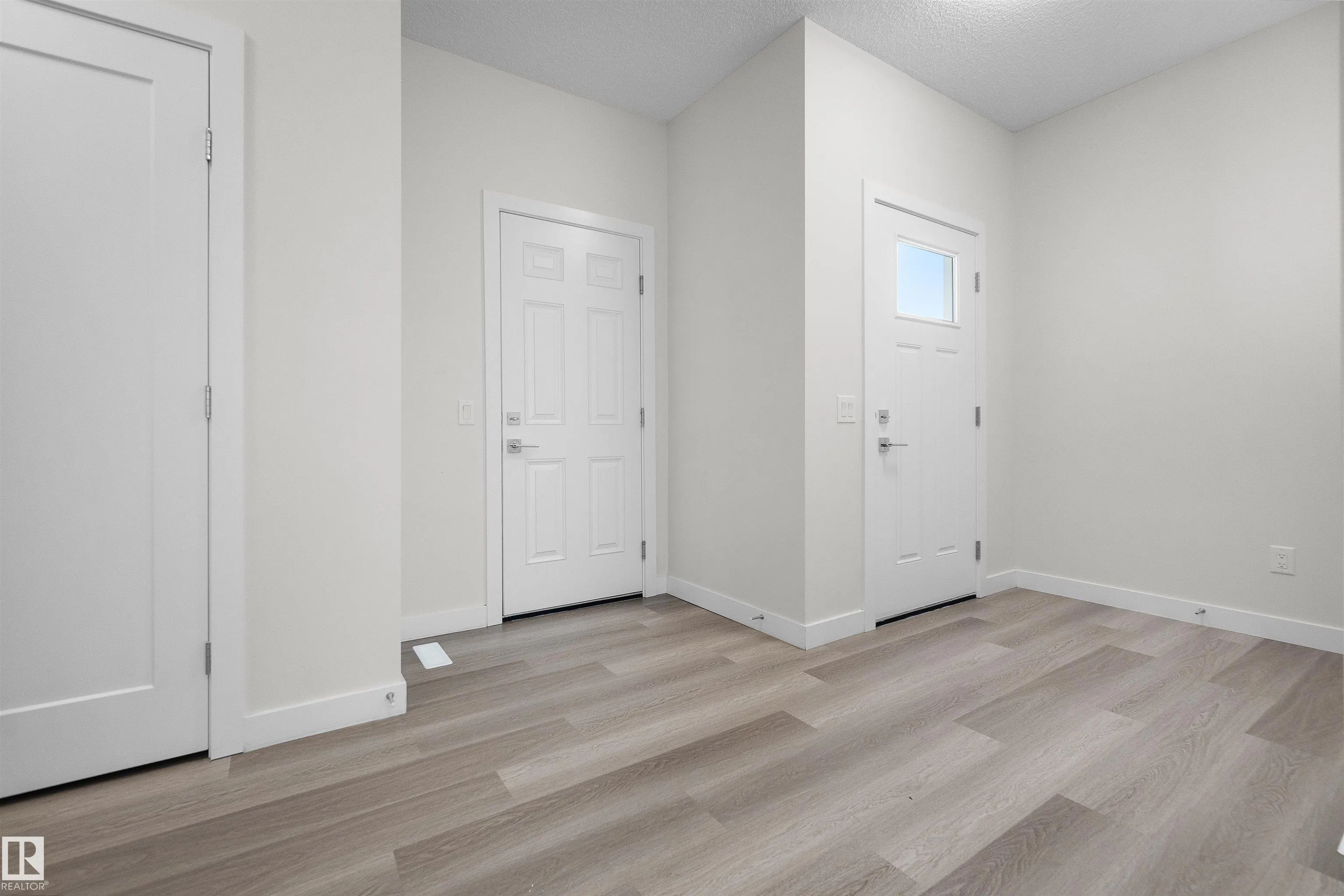 8836 183 Ave