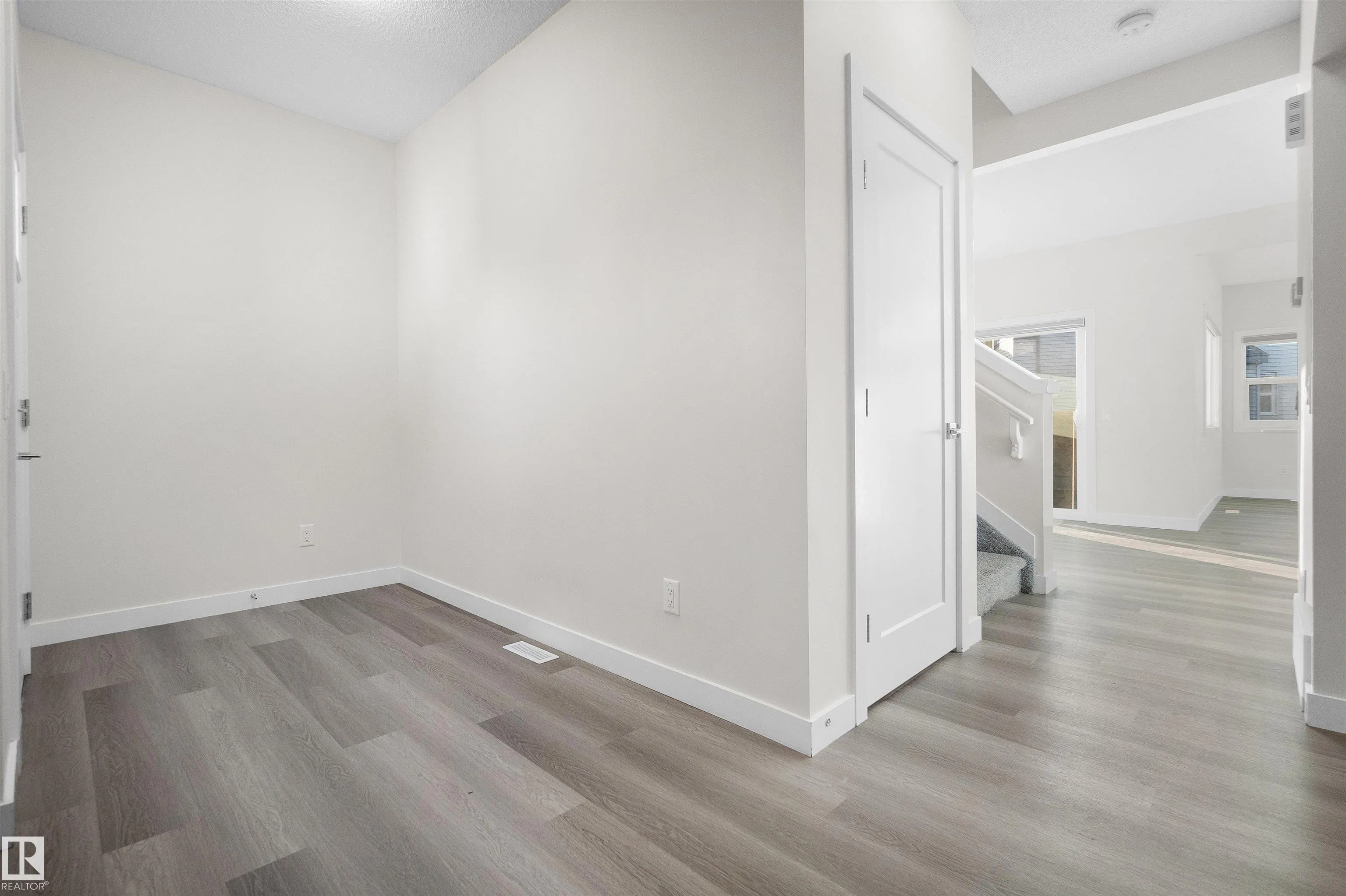 8836 183 Ave