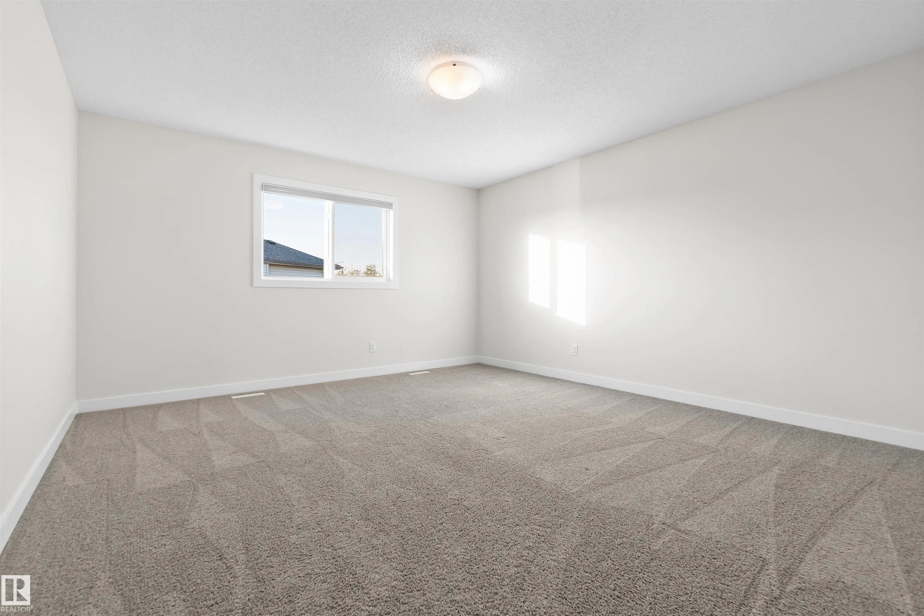 8836 183 Ave