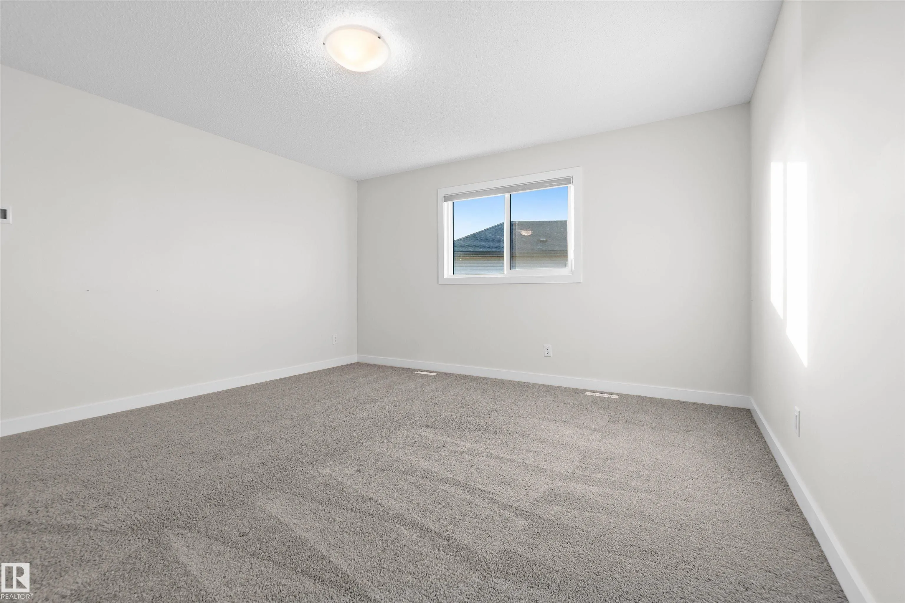 8836 183 Ave