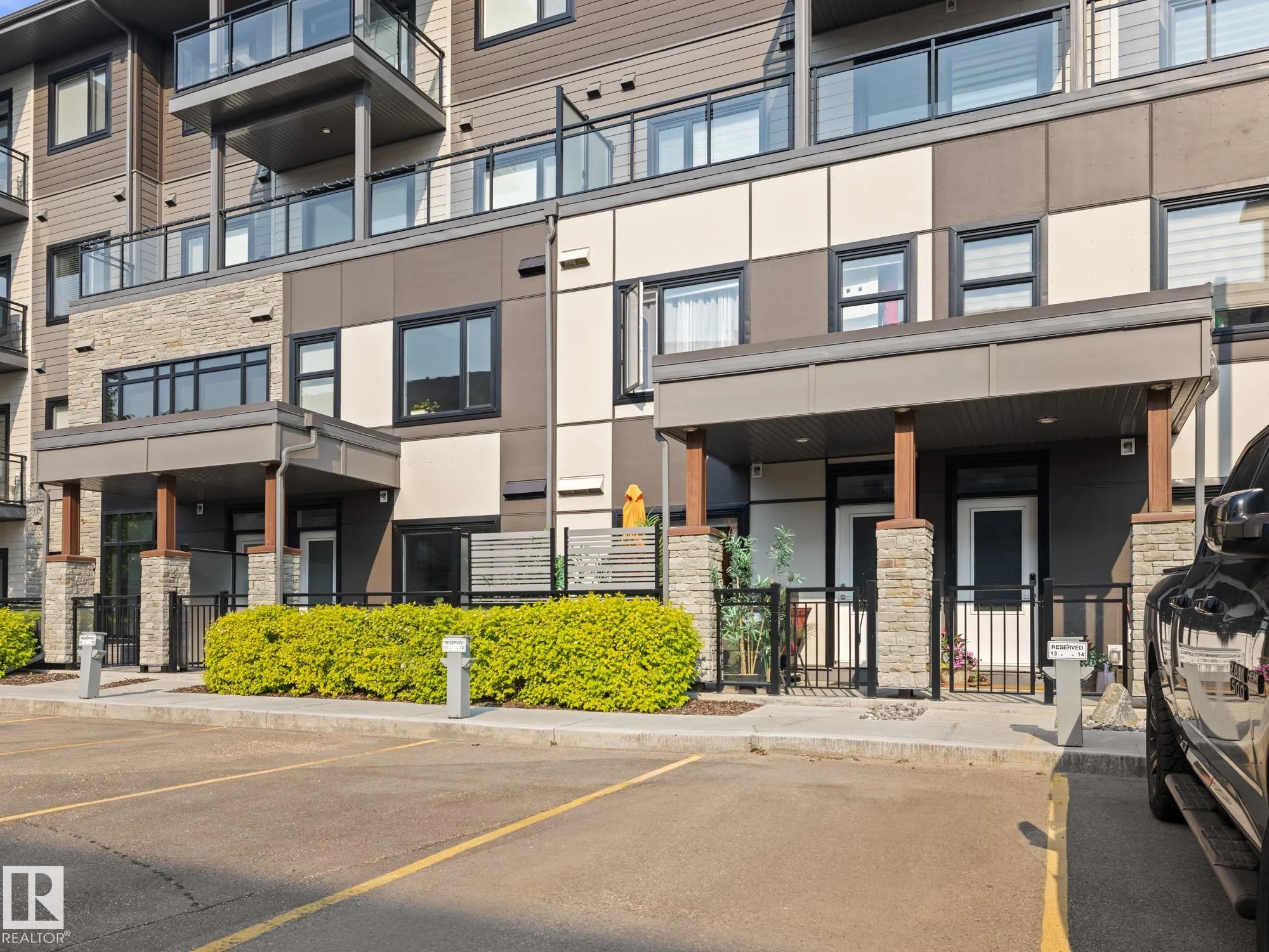 528 GRIESBACH Parade