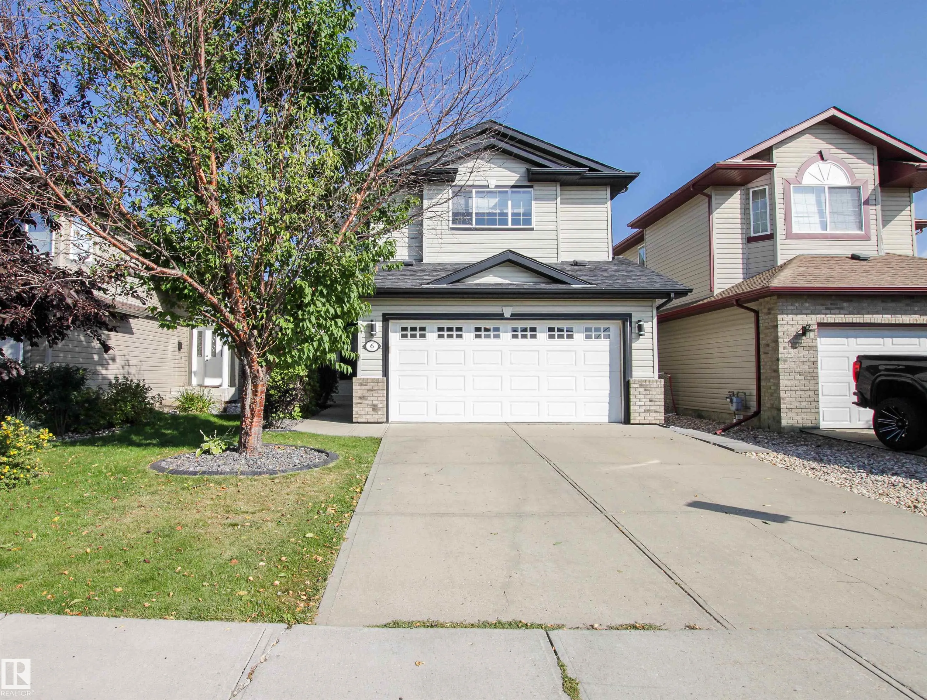 6 FOXBORO Lane