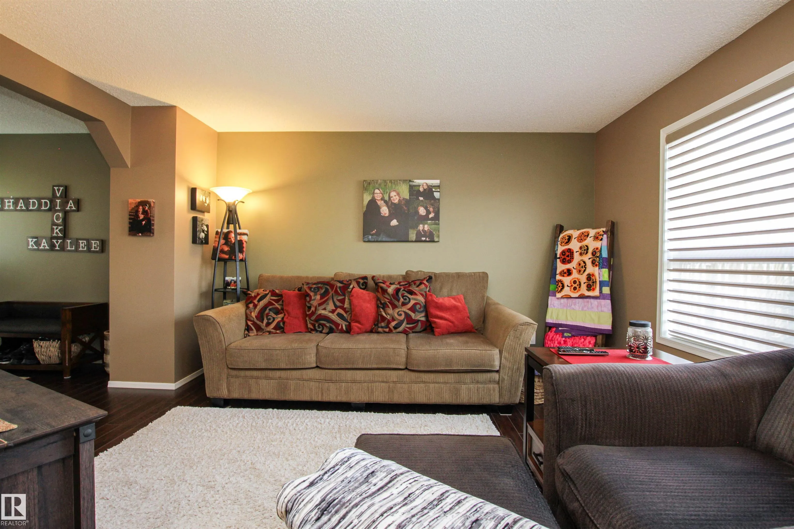 6 FOXBORO Lane