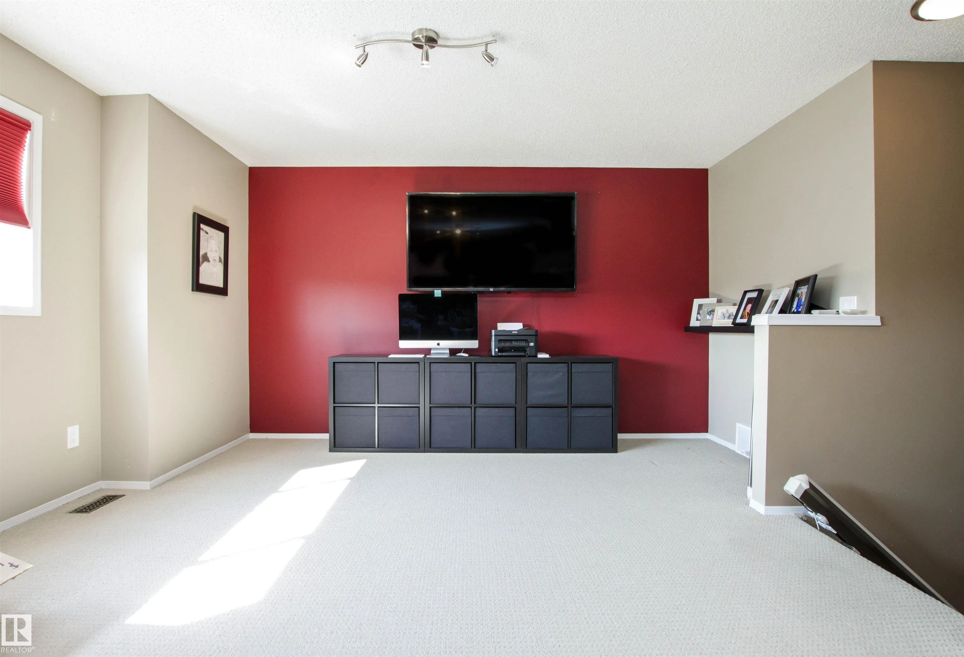 6 FOXBORO Lane