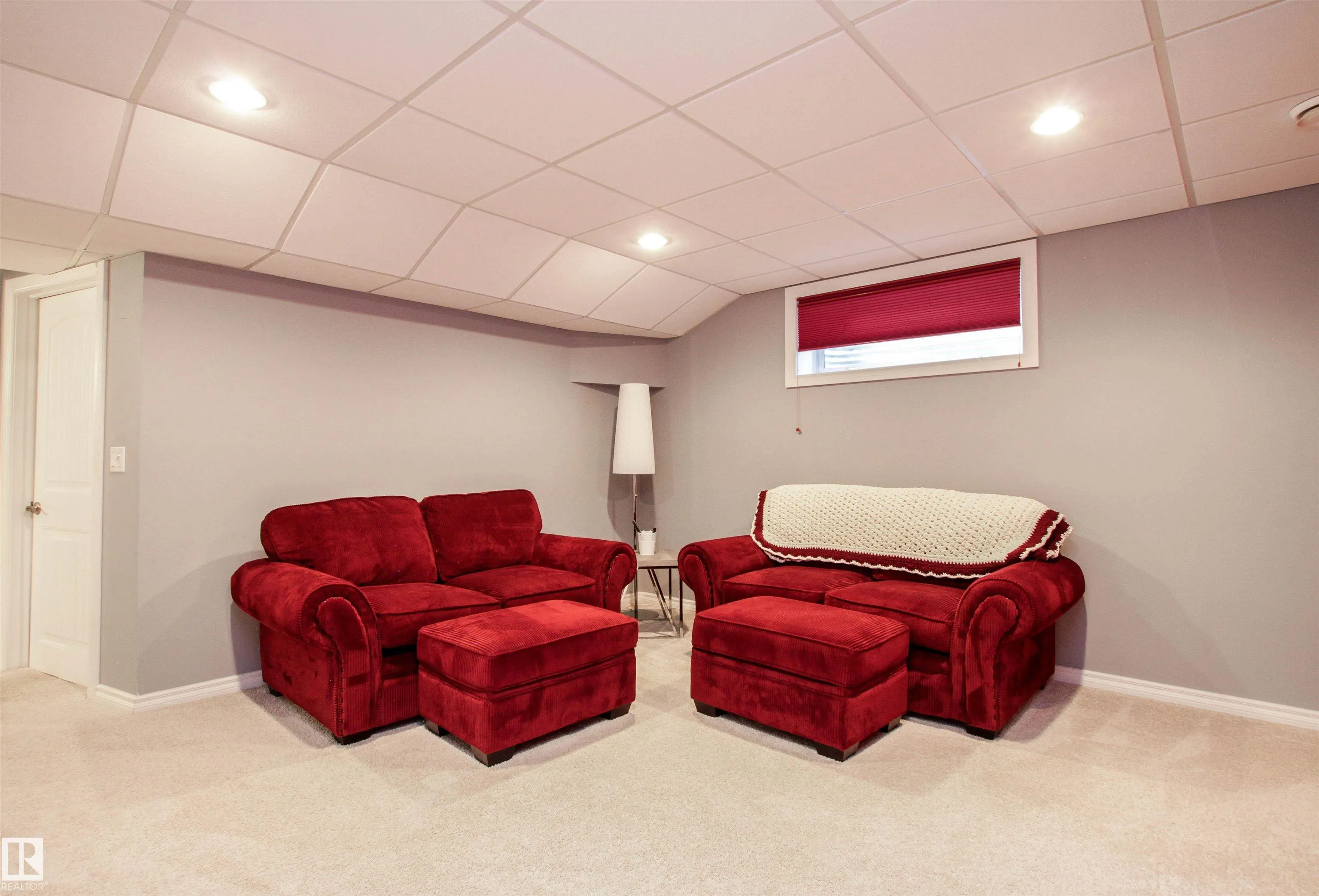 6 FOXBORO Lane