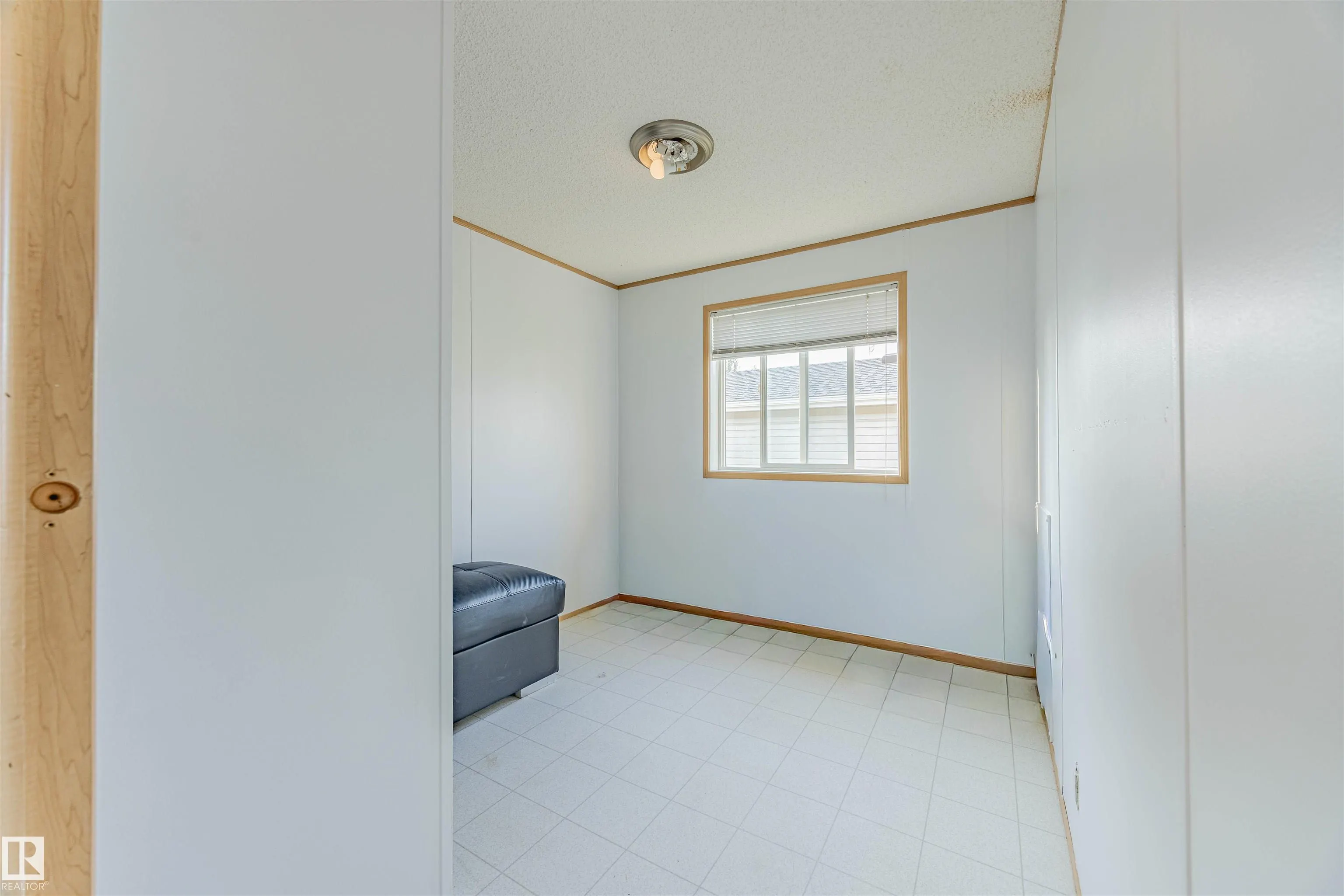 3338 Lakeview Road