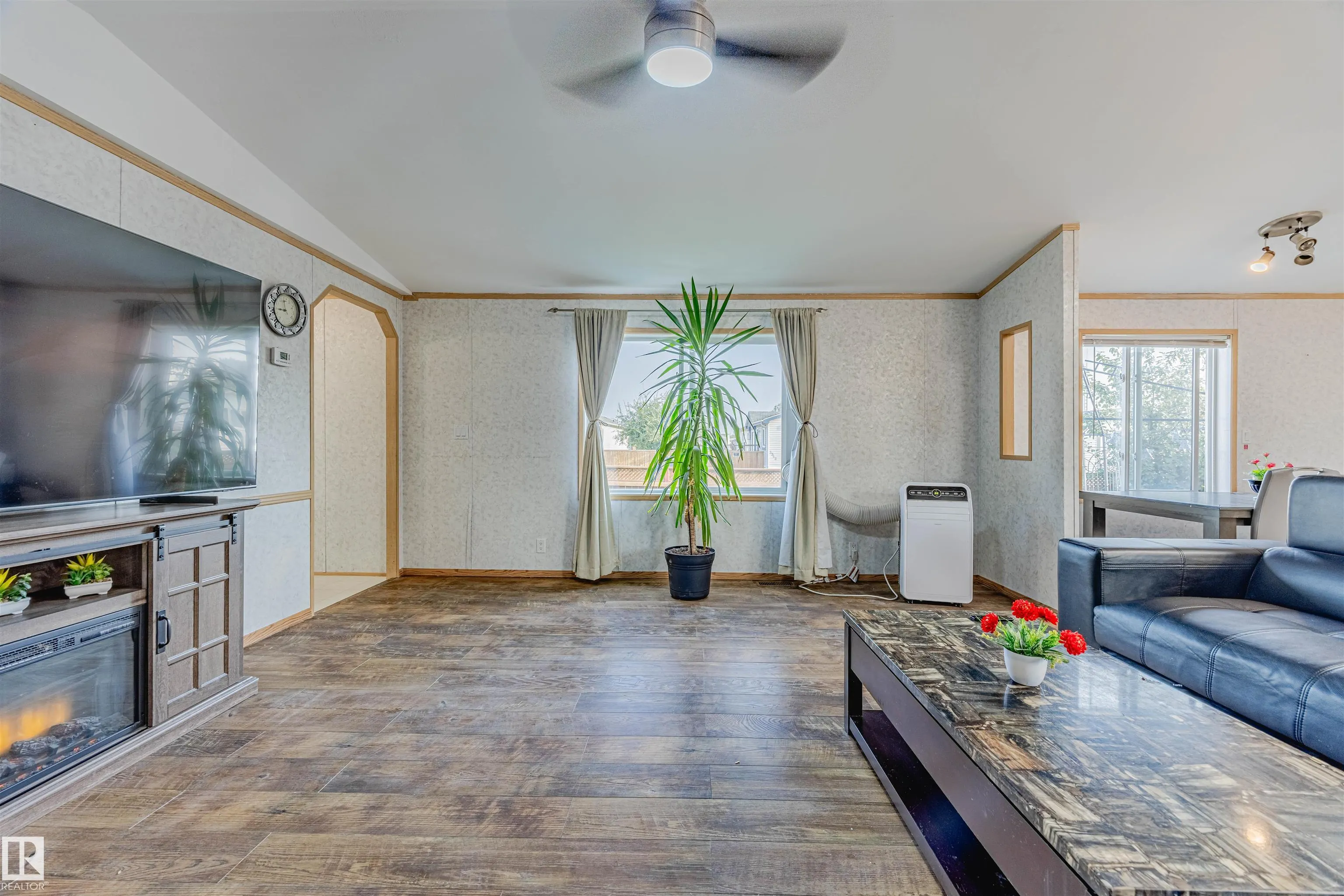 3338 Lakeview Road