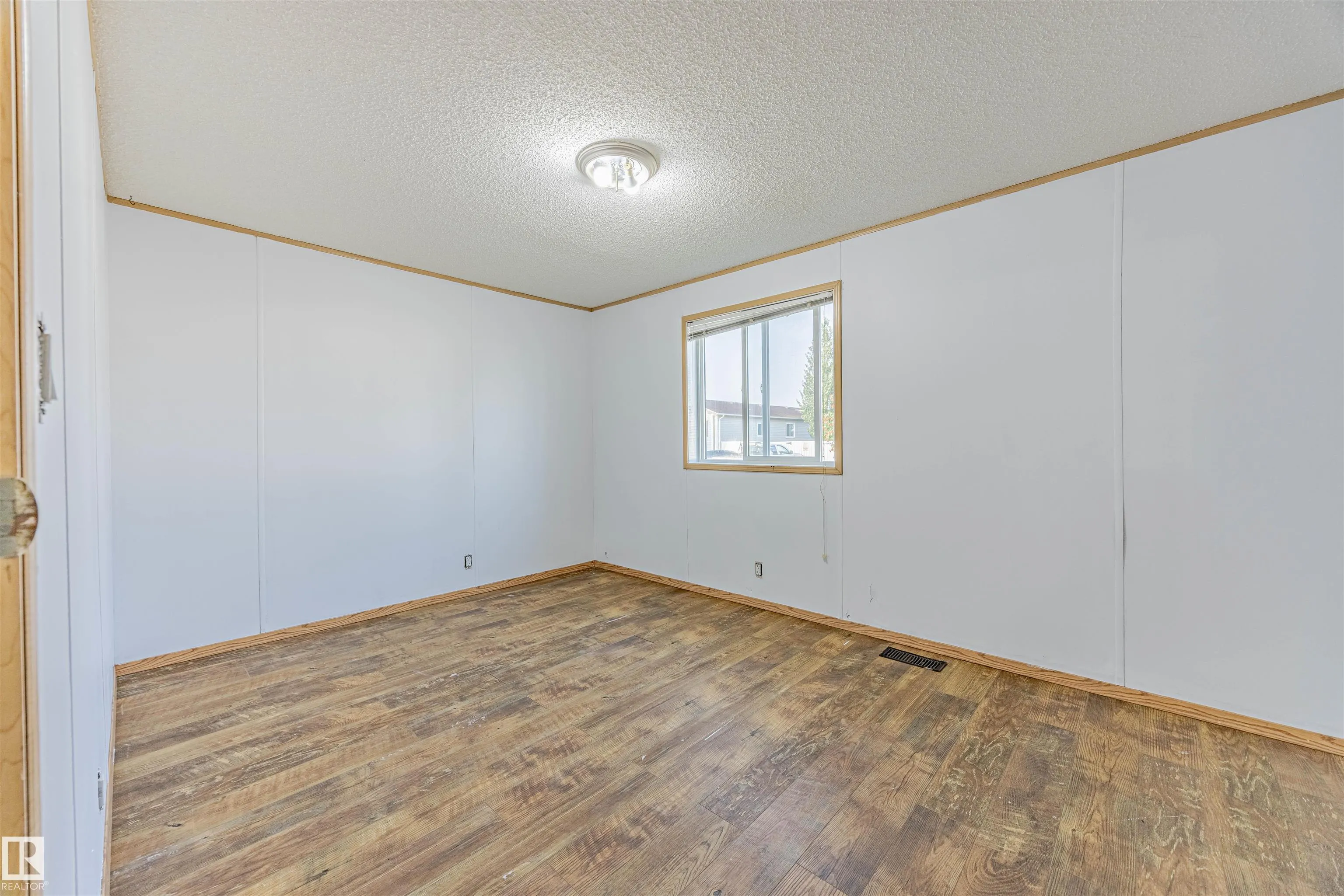 3338 Lakeview Road